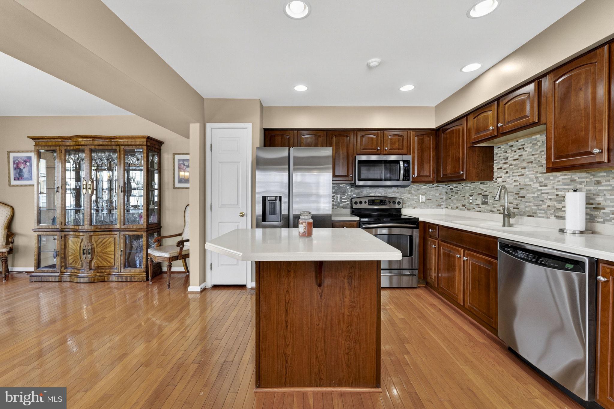 LAKELAND PLACE - Residential