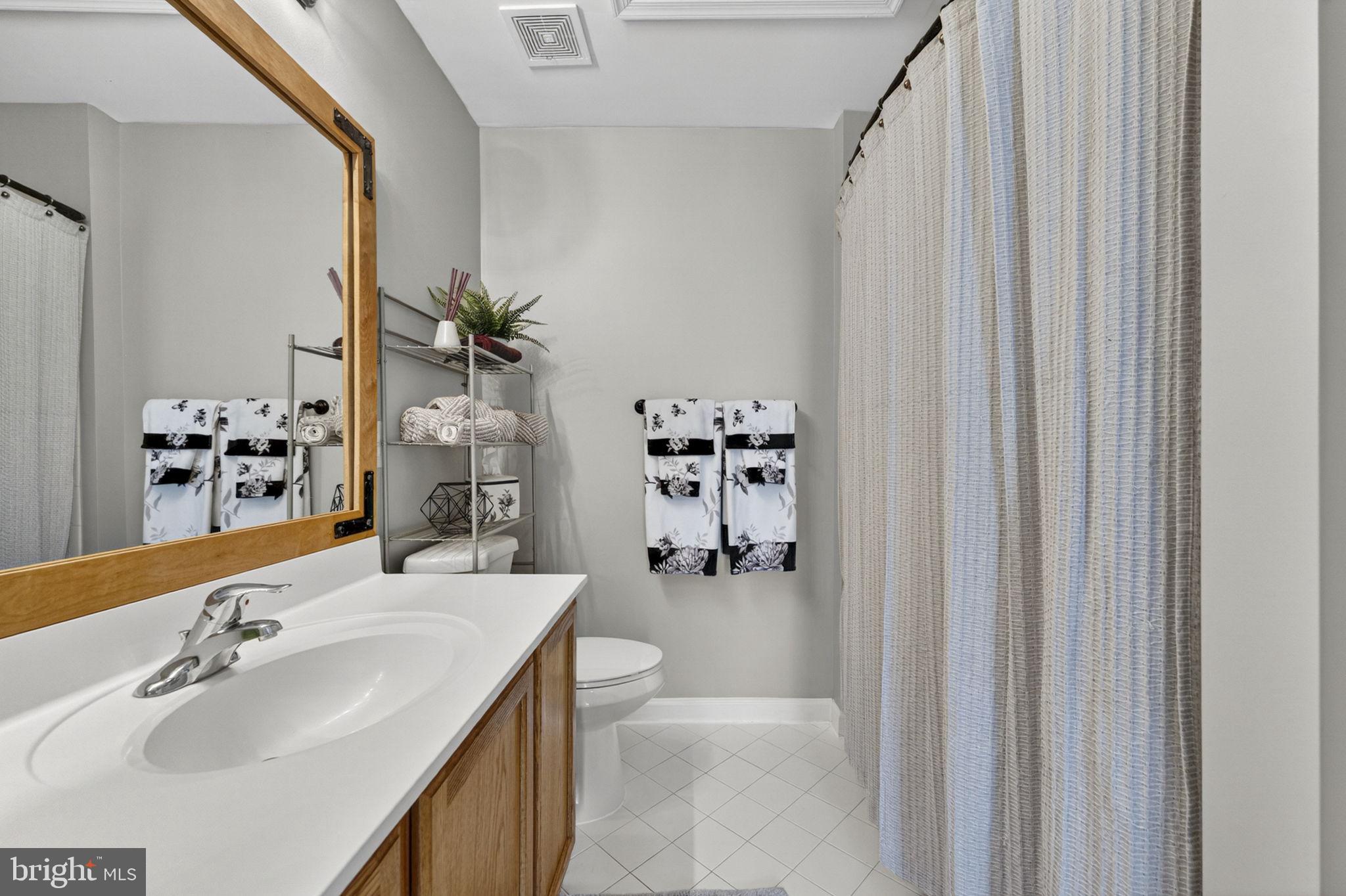 LAKELAND PLACE - Residential