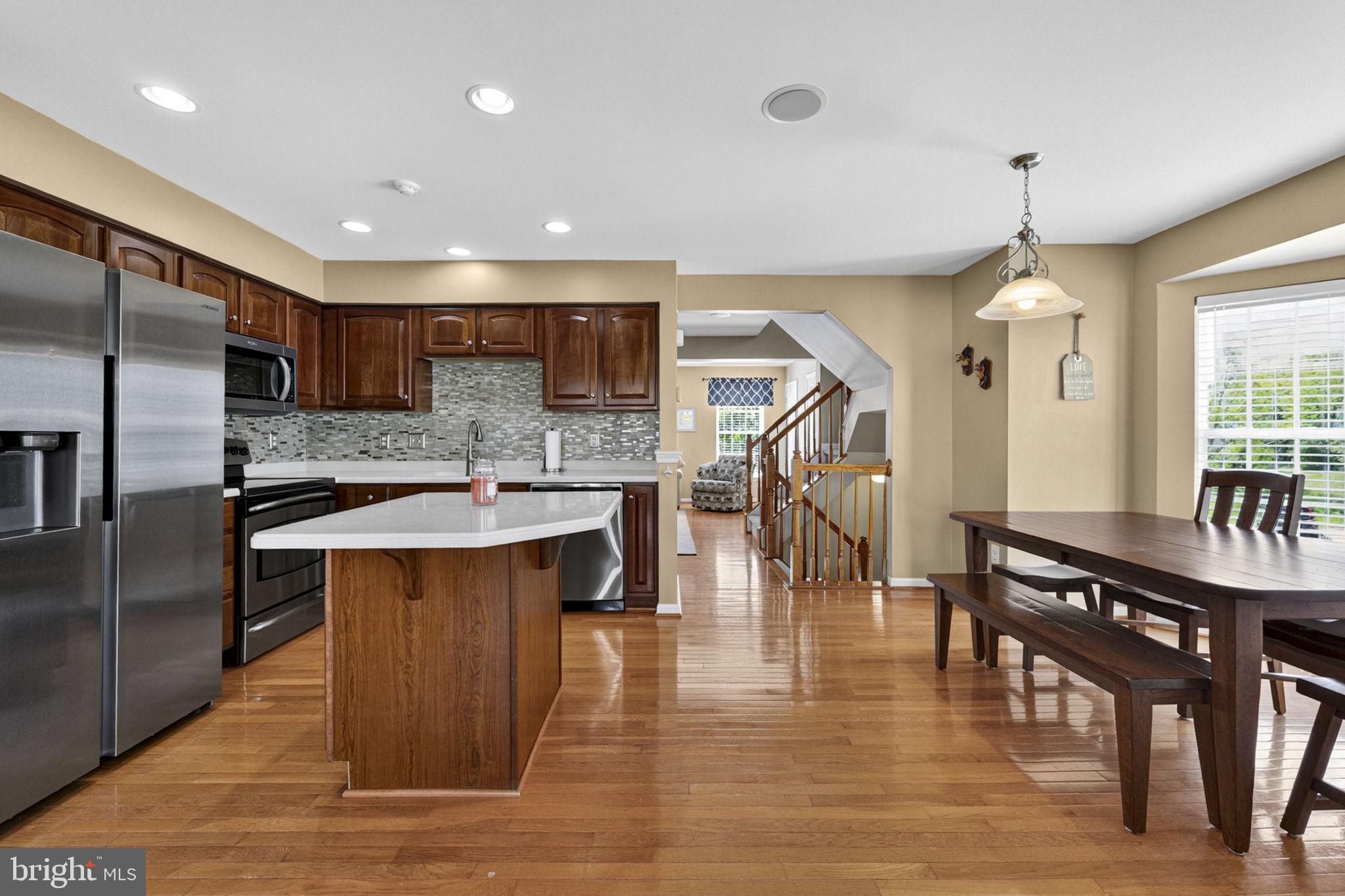 LAKELAND PLACE - Residential