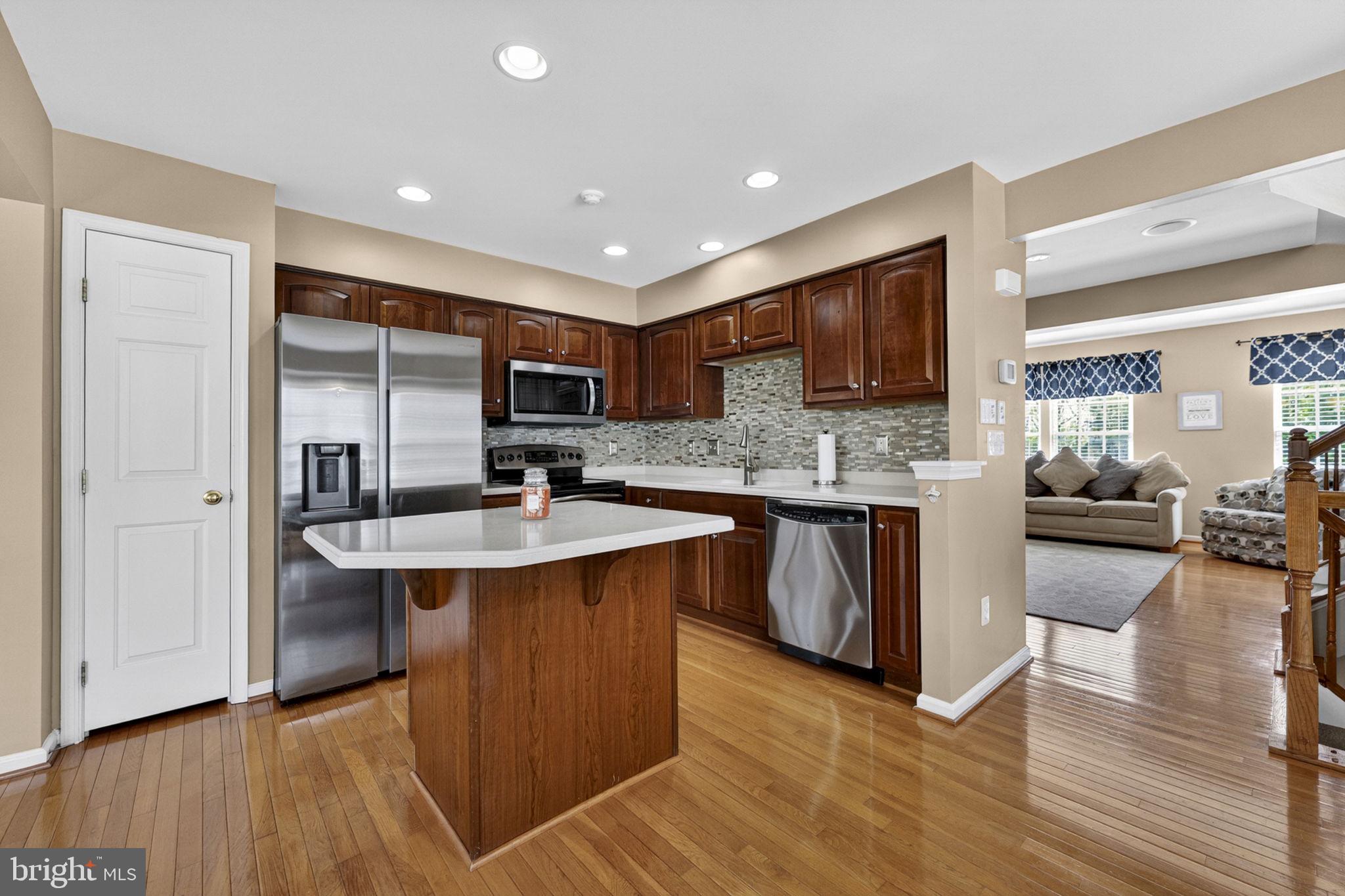 LAKELAND PLACE - Residential