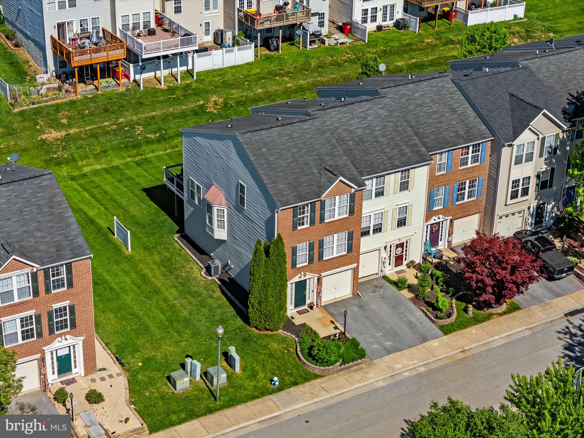 LAKELAND PLACE - Residential