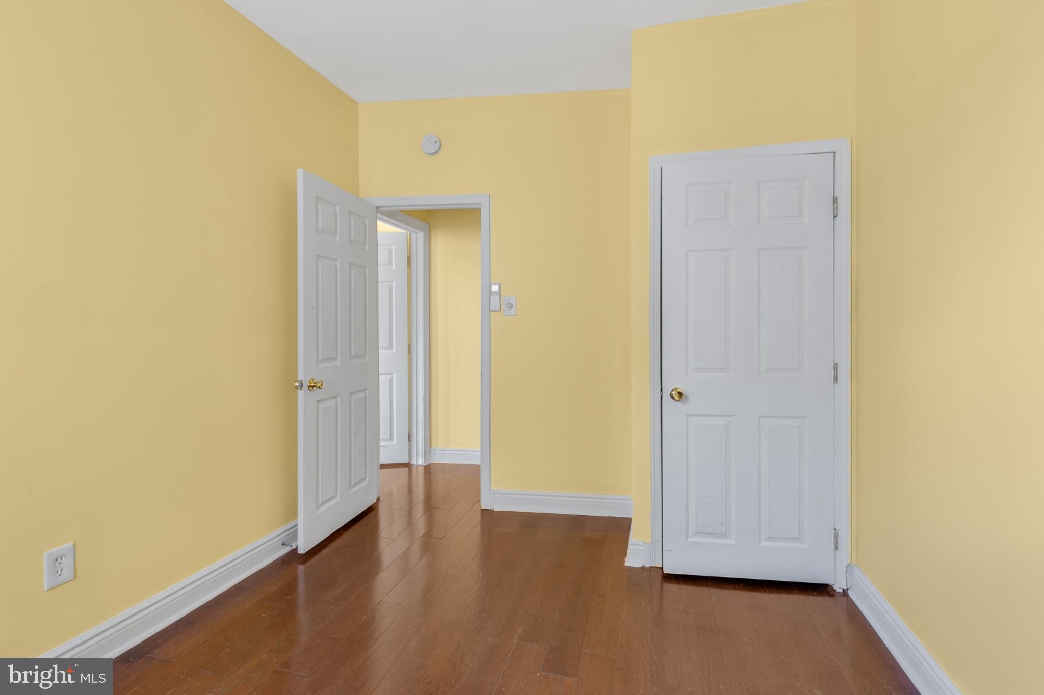 EAST FALLS - Residential Lease