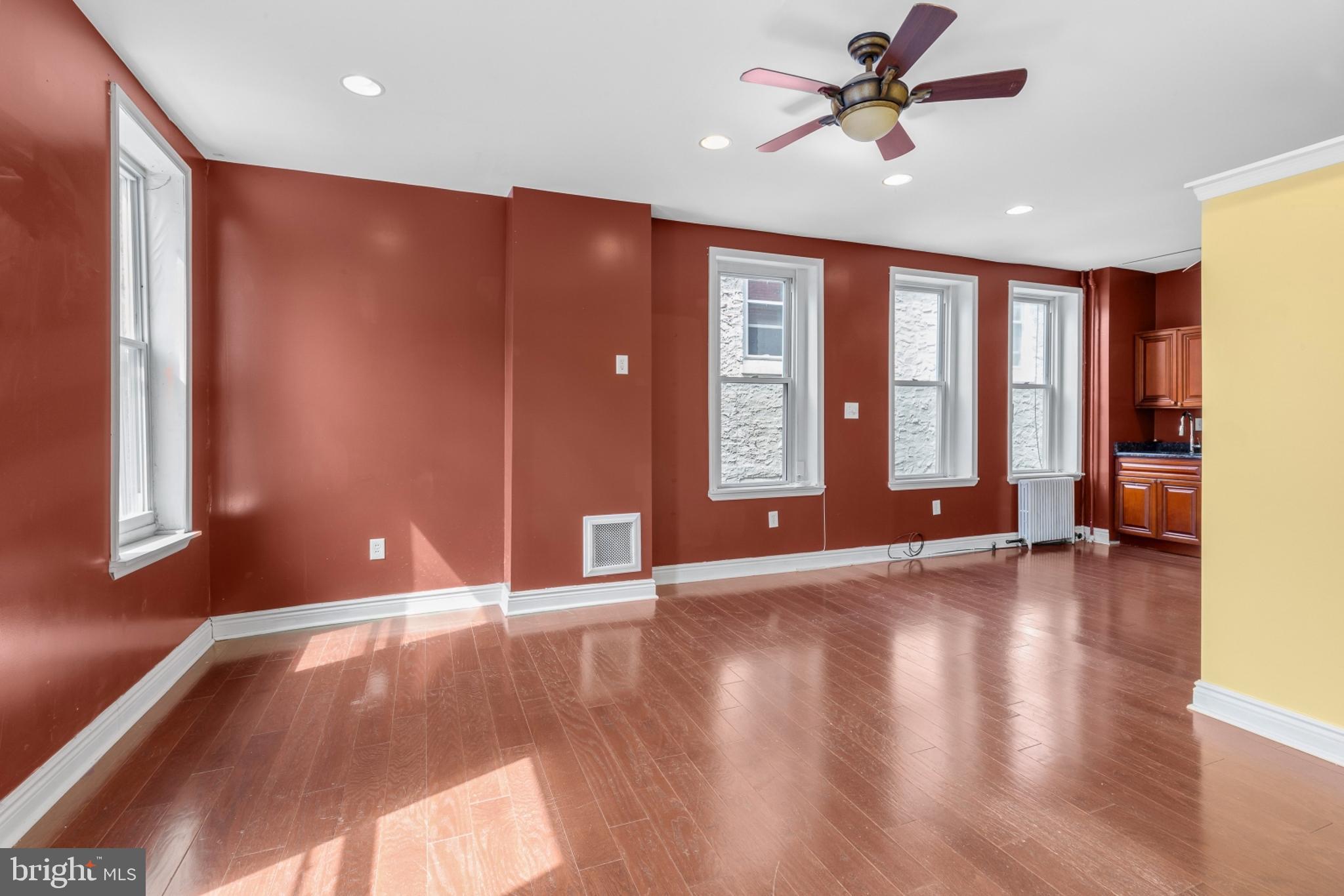 EAST FALLS - Residential Lease