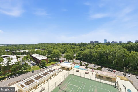 Condo For Sale - 4500 S Four Mile Run Drive #821<br/> ARLINGTON, VA 22204