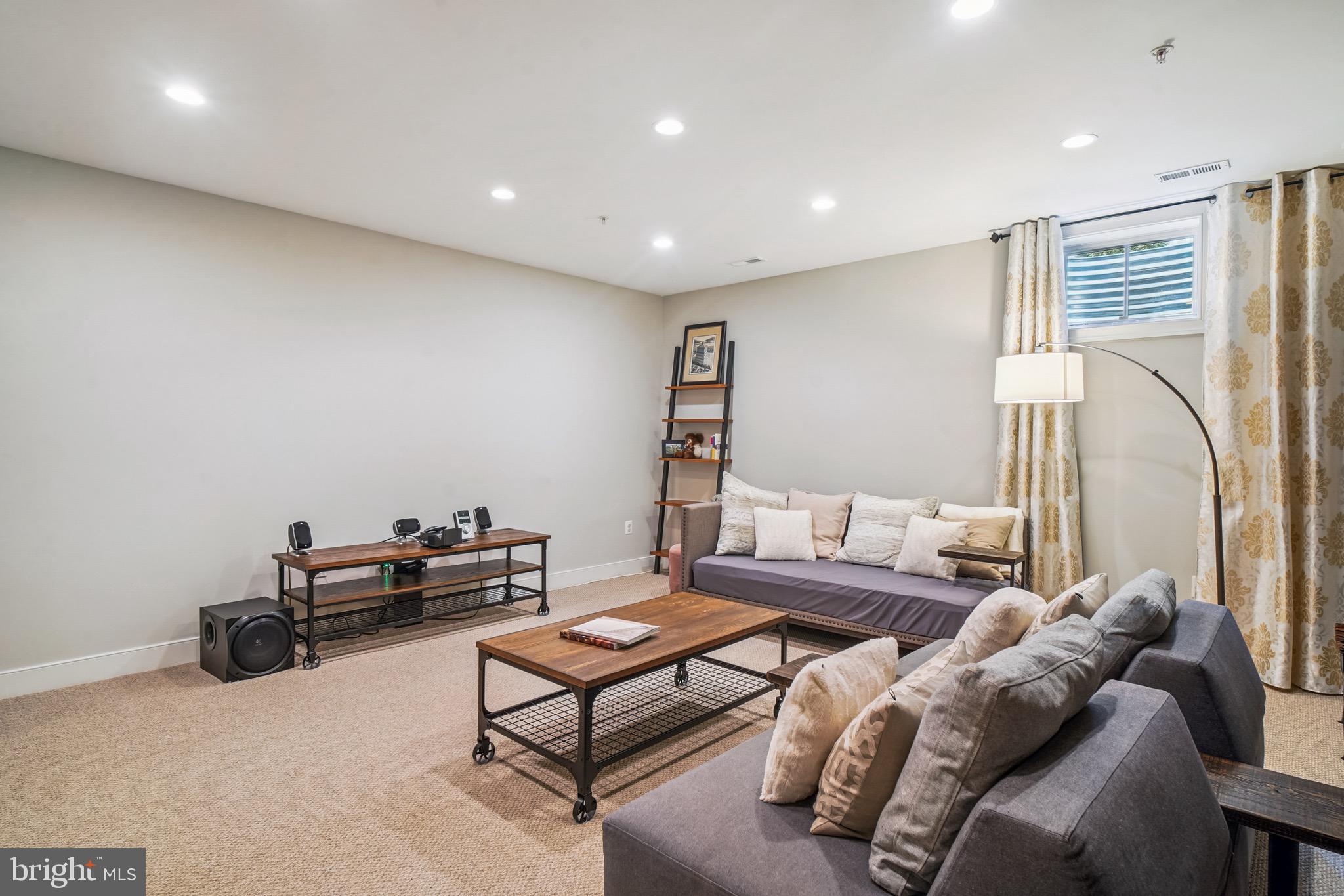 VILLAGES OF URBANA - Residential