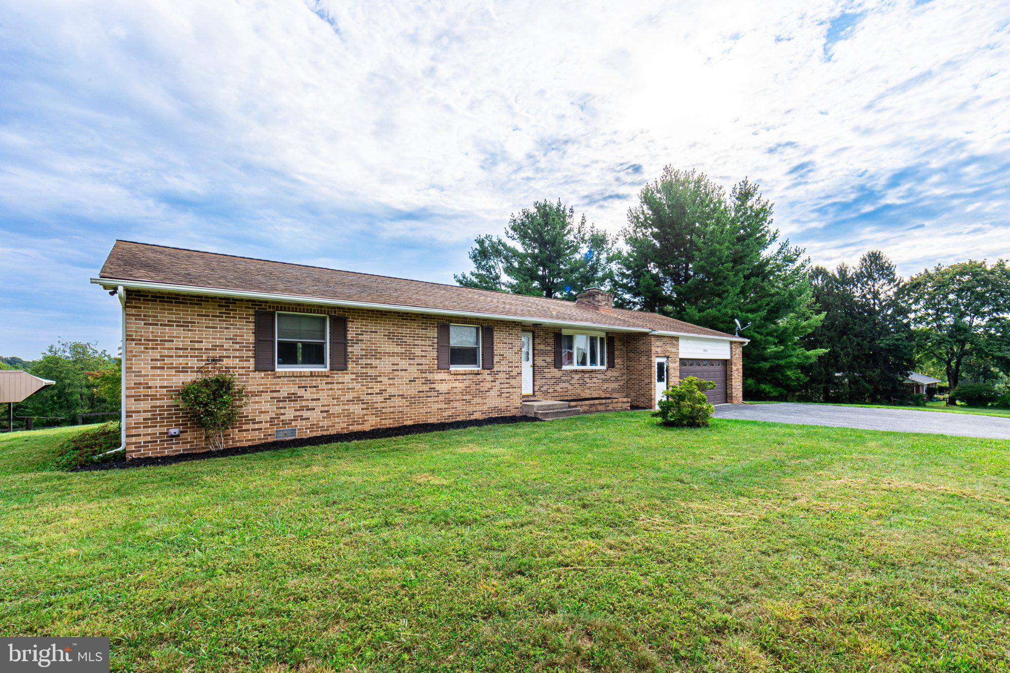 946 STONE ROAD