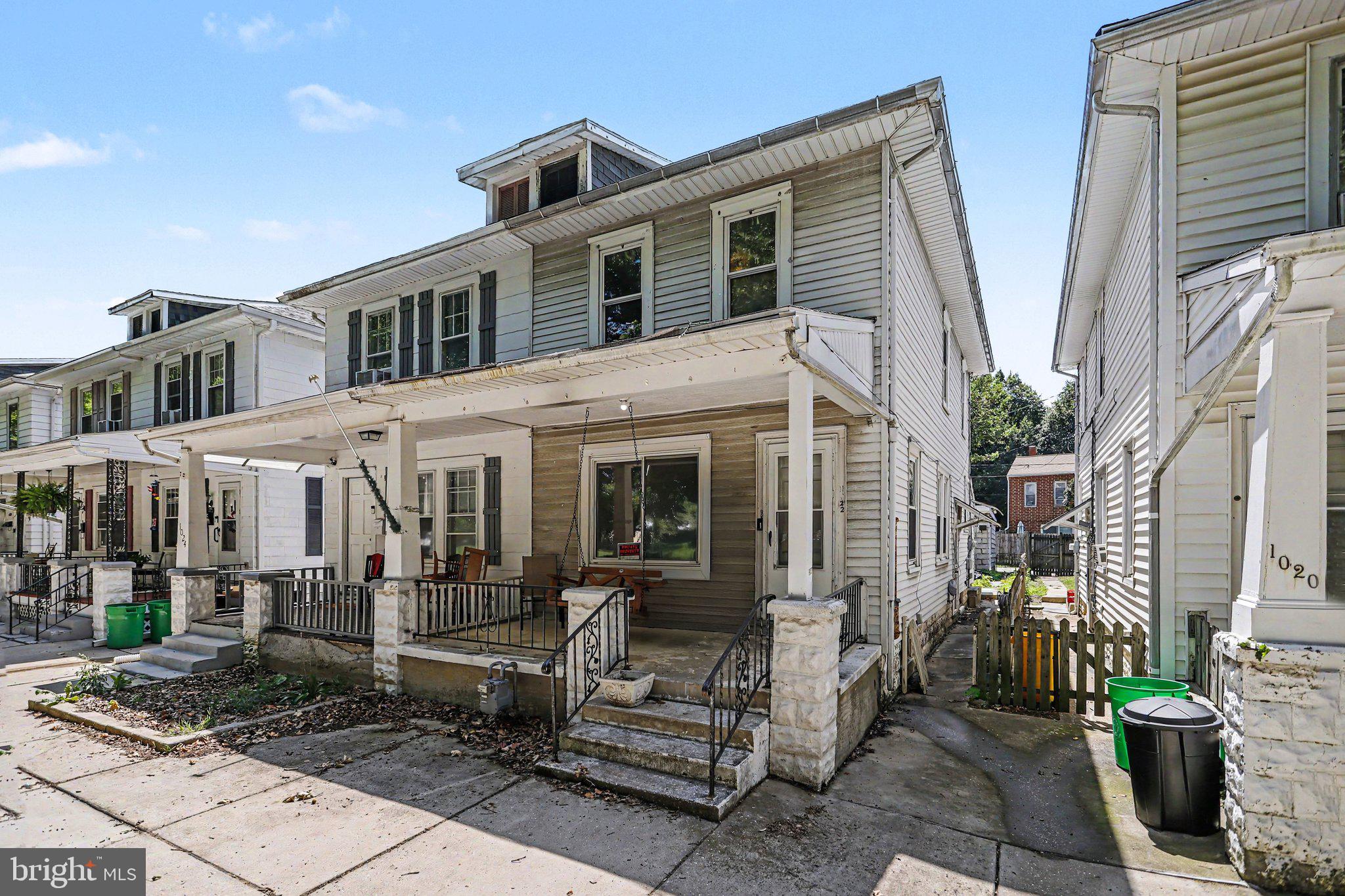 1022 EDISON STREET