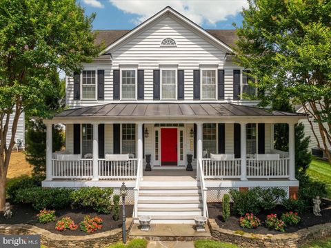 Photo of 6417 Morven Park Lane, GAINESVILLE, VA 20155 (MLS # VAPW2113240)