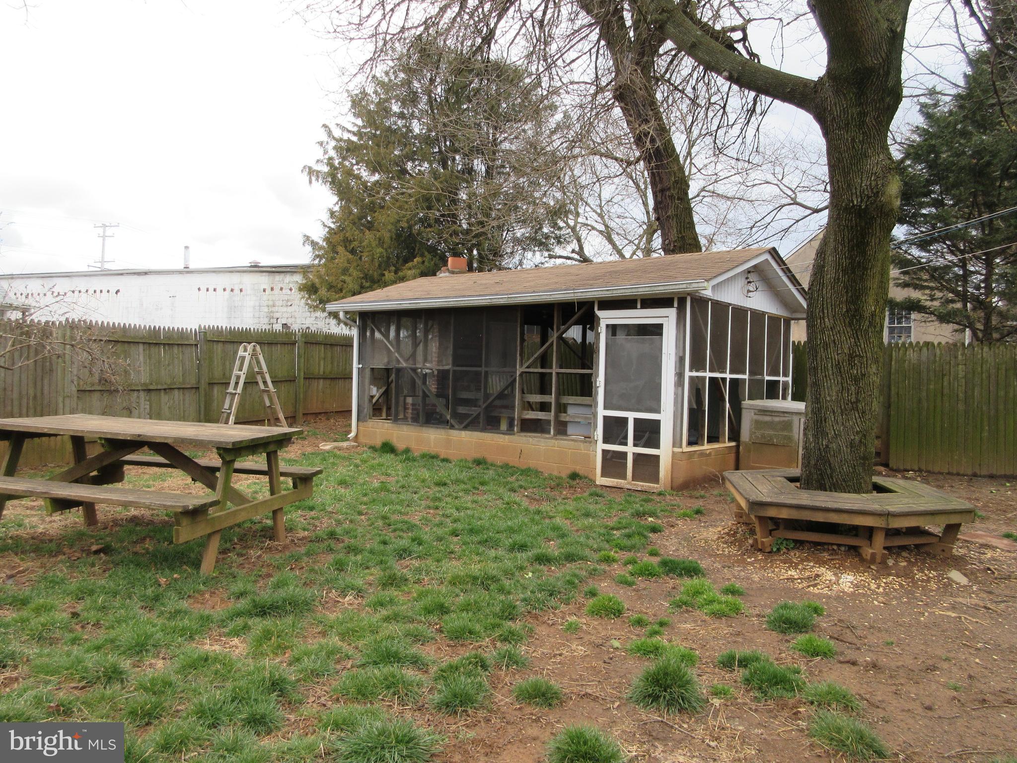 WINDSOR MILL - Residential