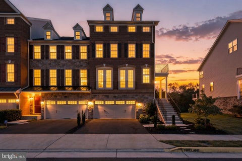 Townhouse For Sale - 24994 Glasgow Heights Terrace<br/> Loudoun County, CHANTILLY, VA 20152