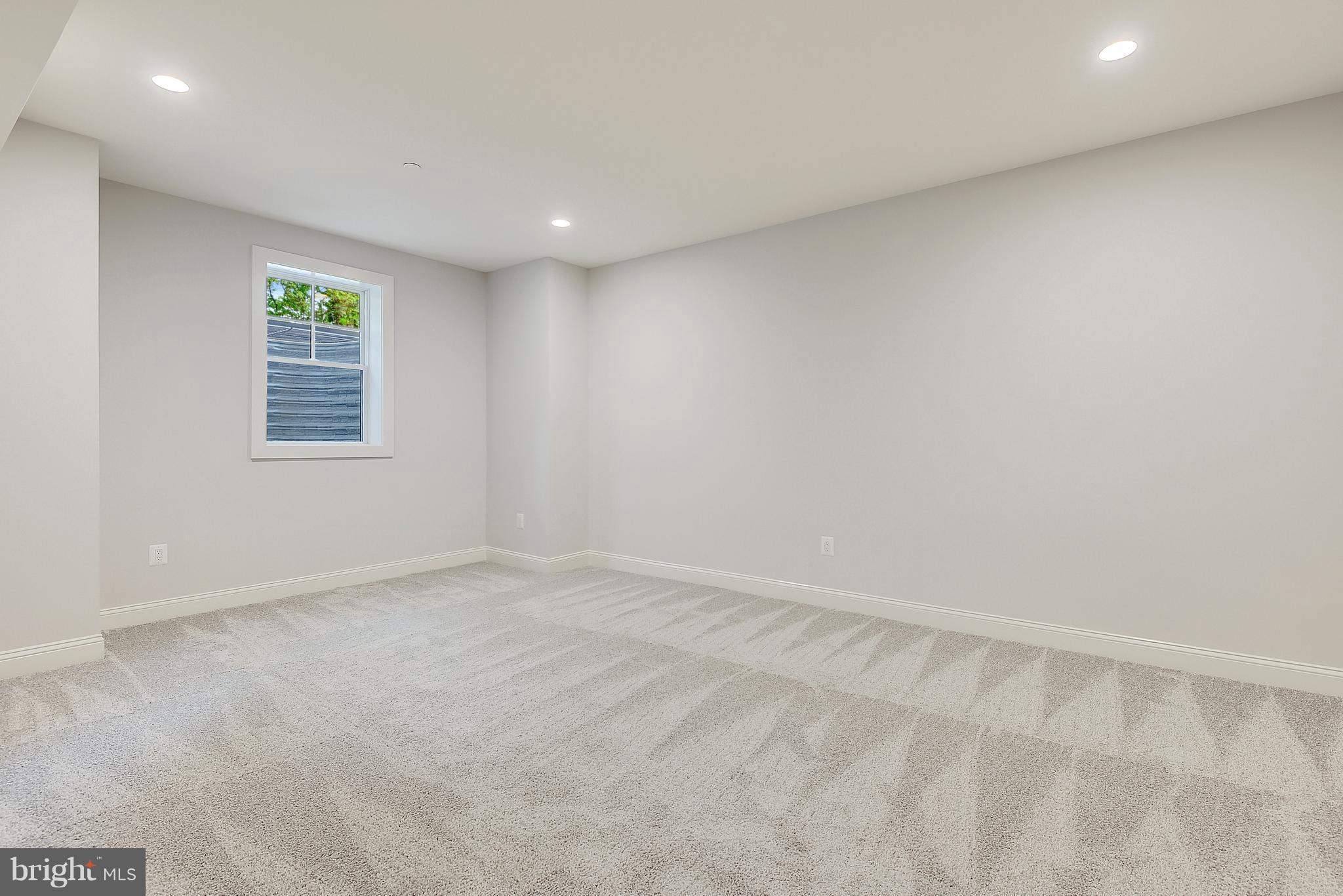 KENWOOD PARK - Residential
