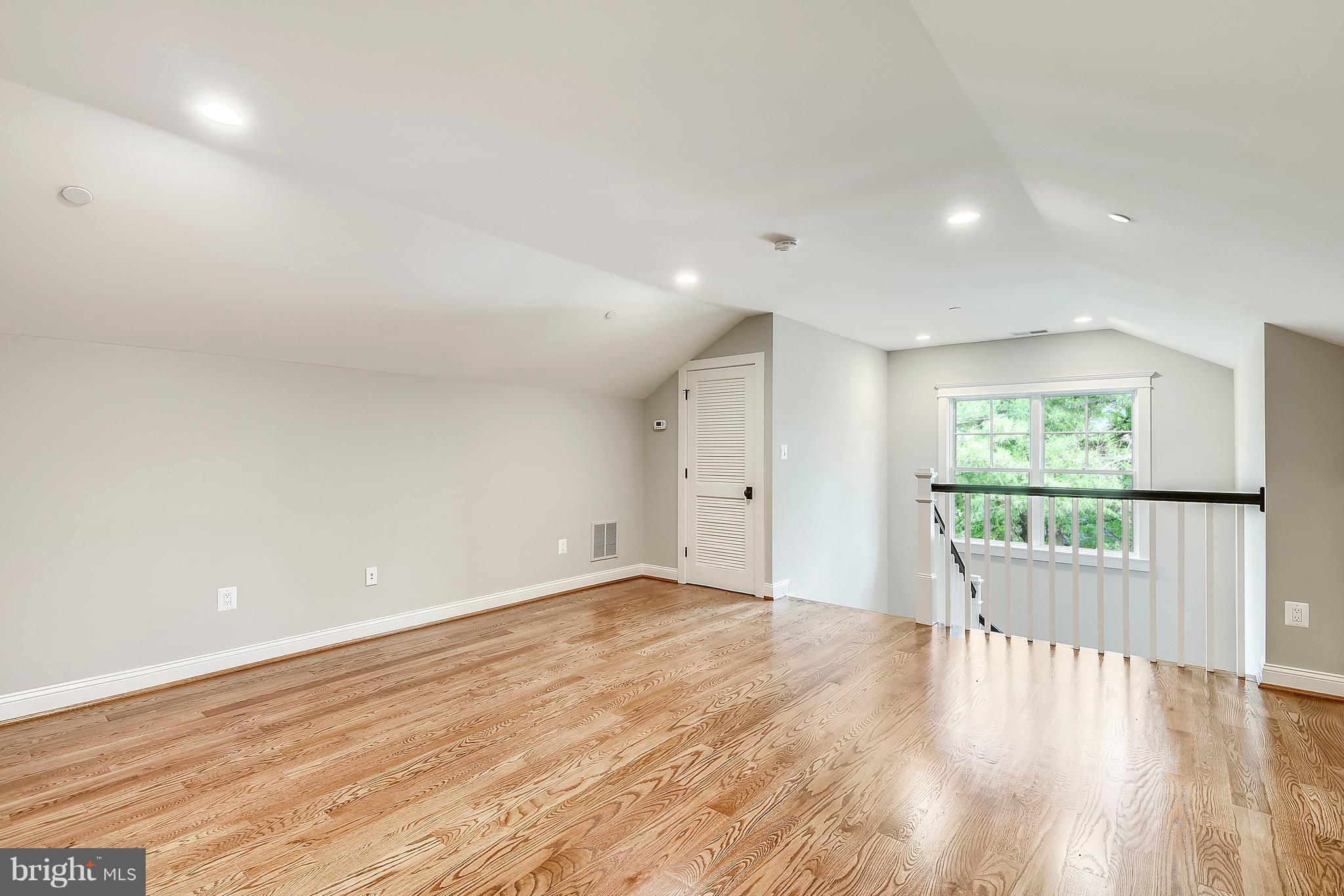 KENWOOD PARK - Residential
