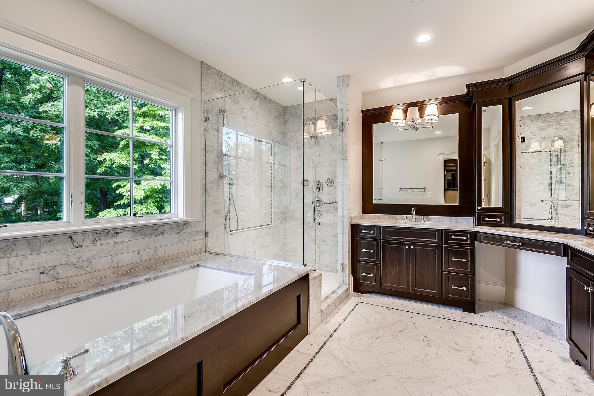 KENWOOD PARK - Residential