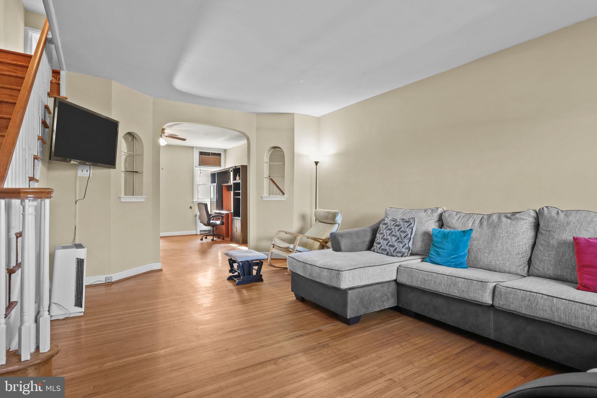 1530 HELLERMAN STREET