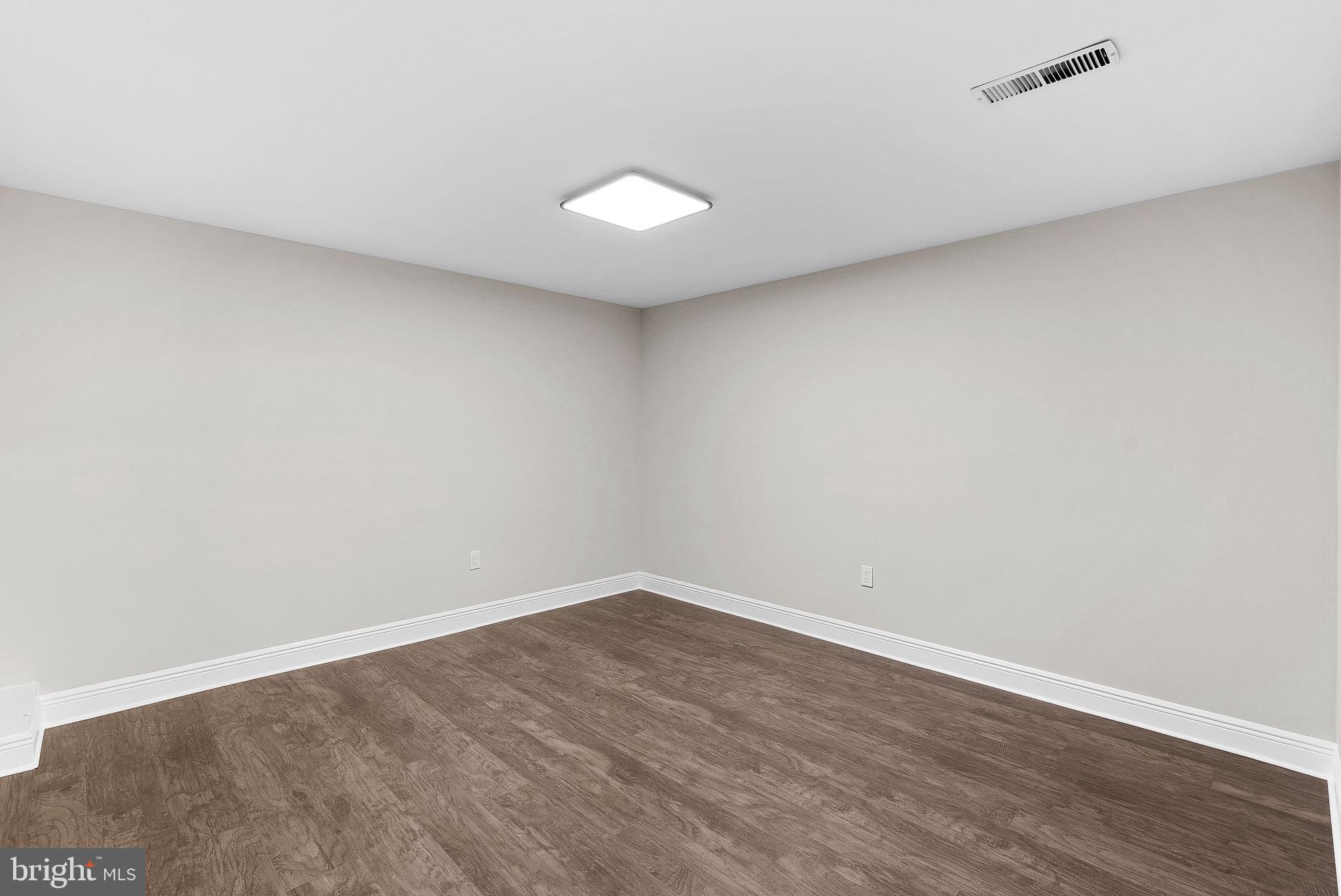 FOX MILL ESTATES - Residential