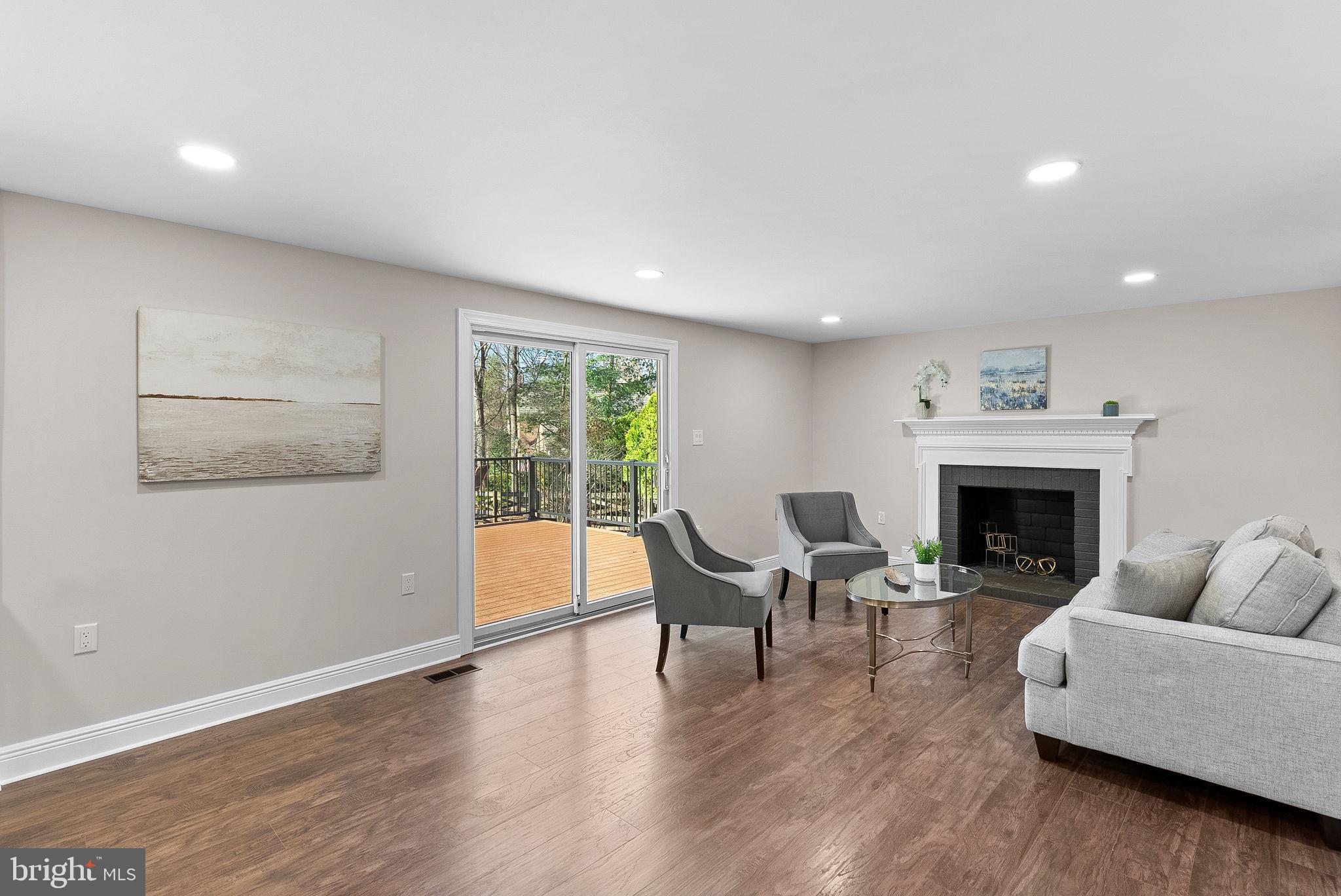 FOX MILL ESTATES - Residential