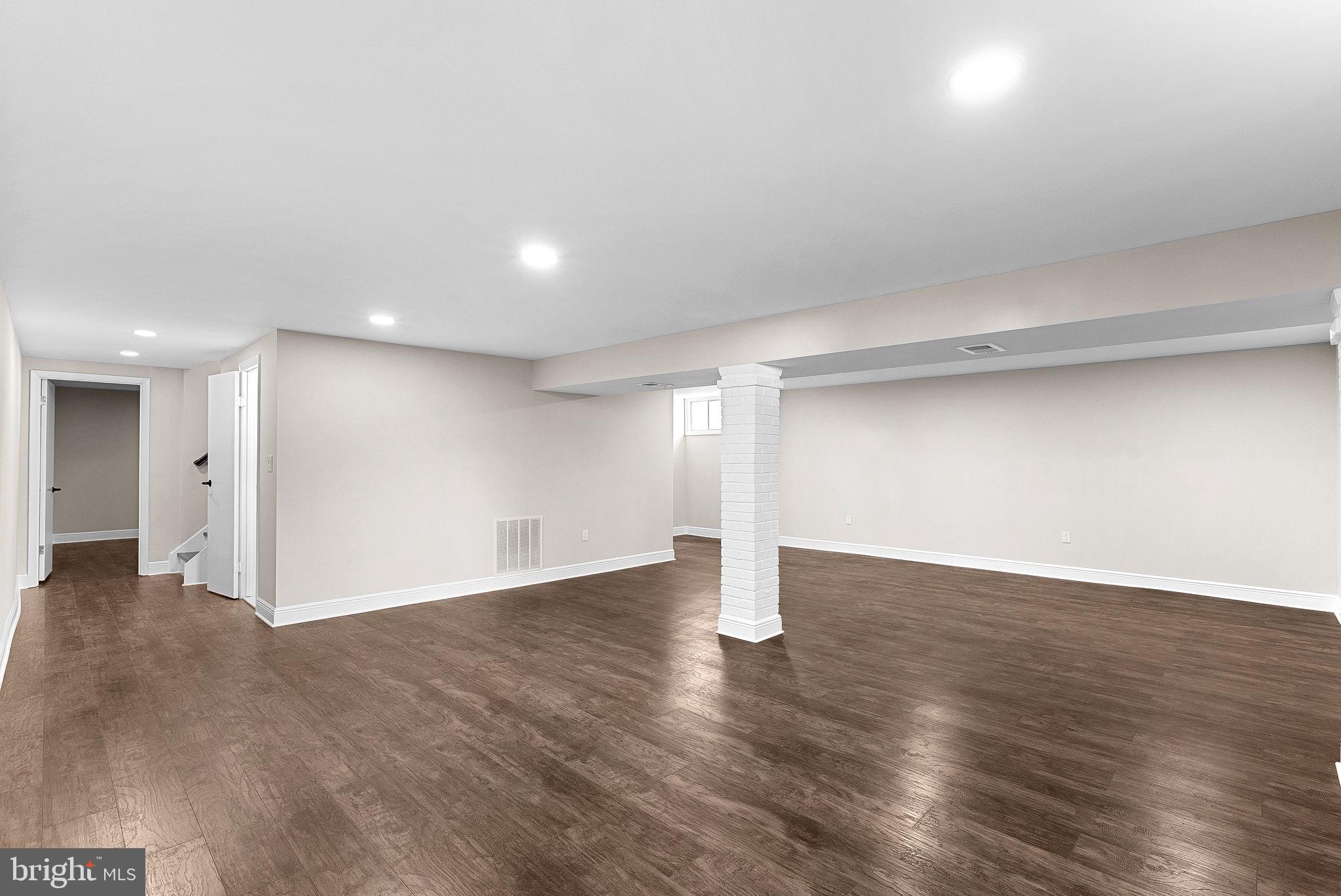 FOX MILL ESTATES - Residential