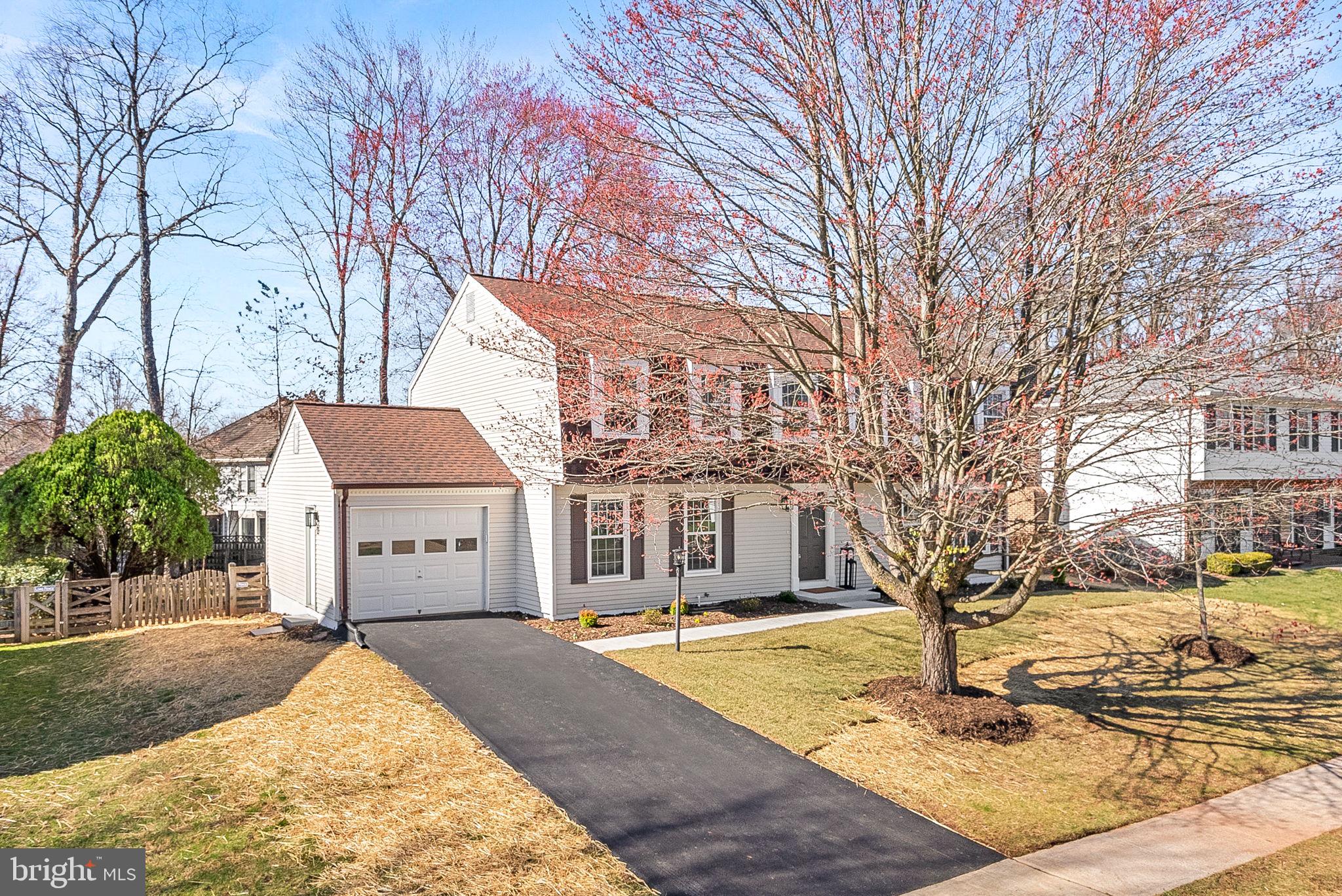 FOX MILL ESTATES - Residential