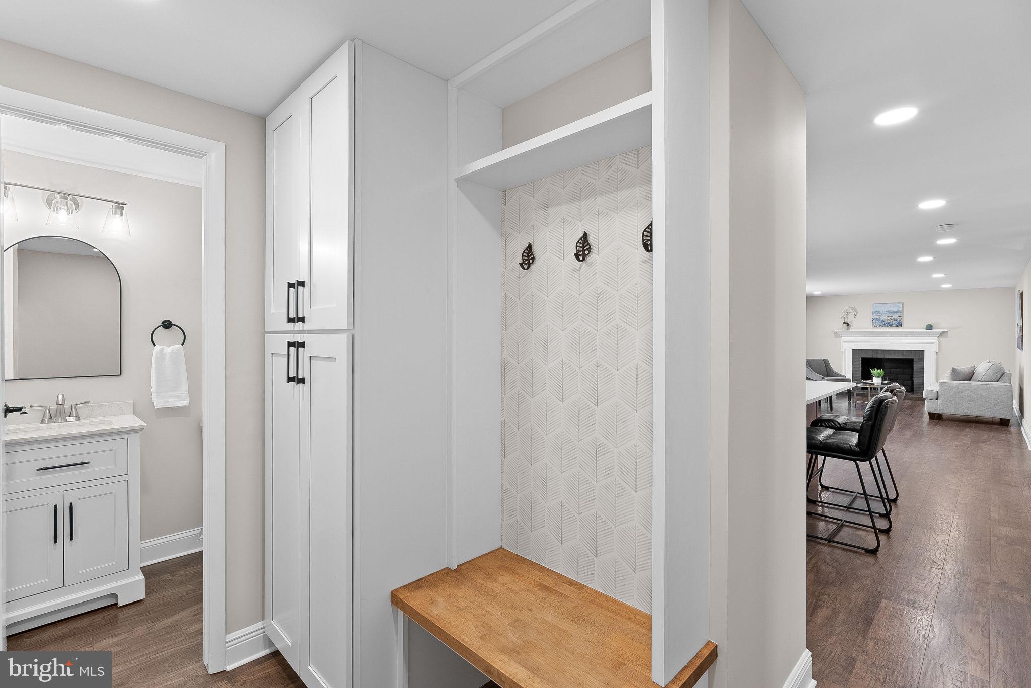 FOX MILL ESTATES - Residential