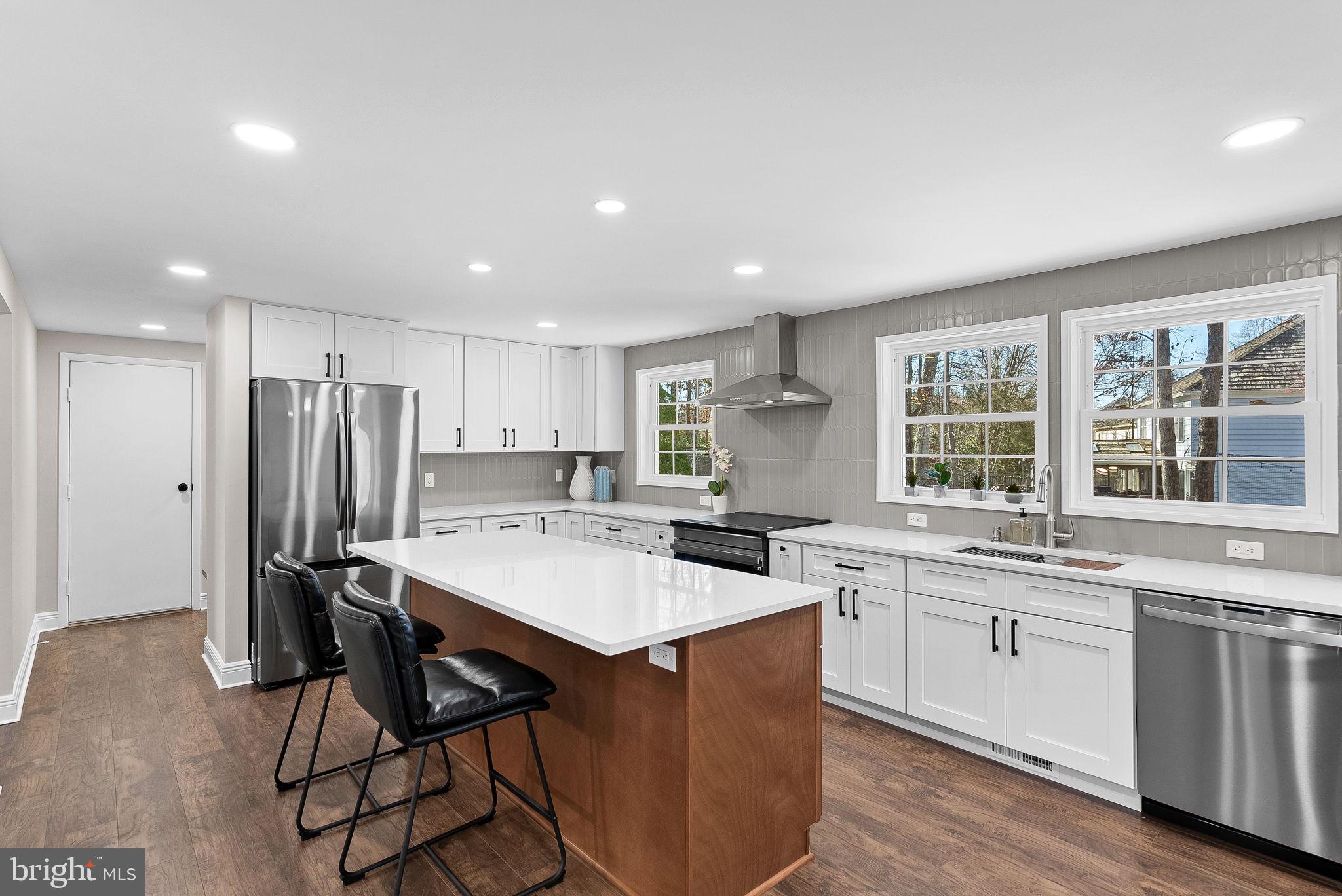 FOX MILL ESTATES - Residential