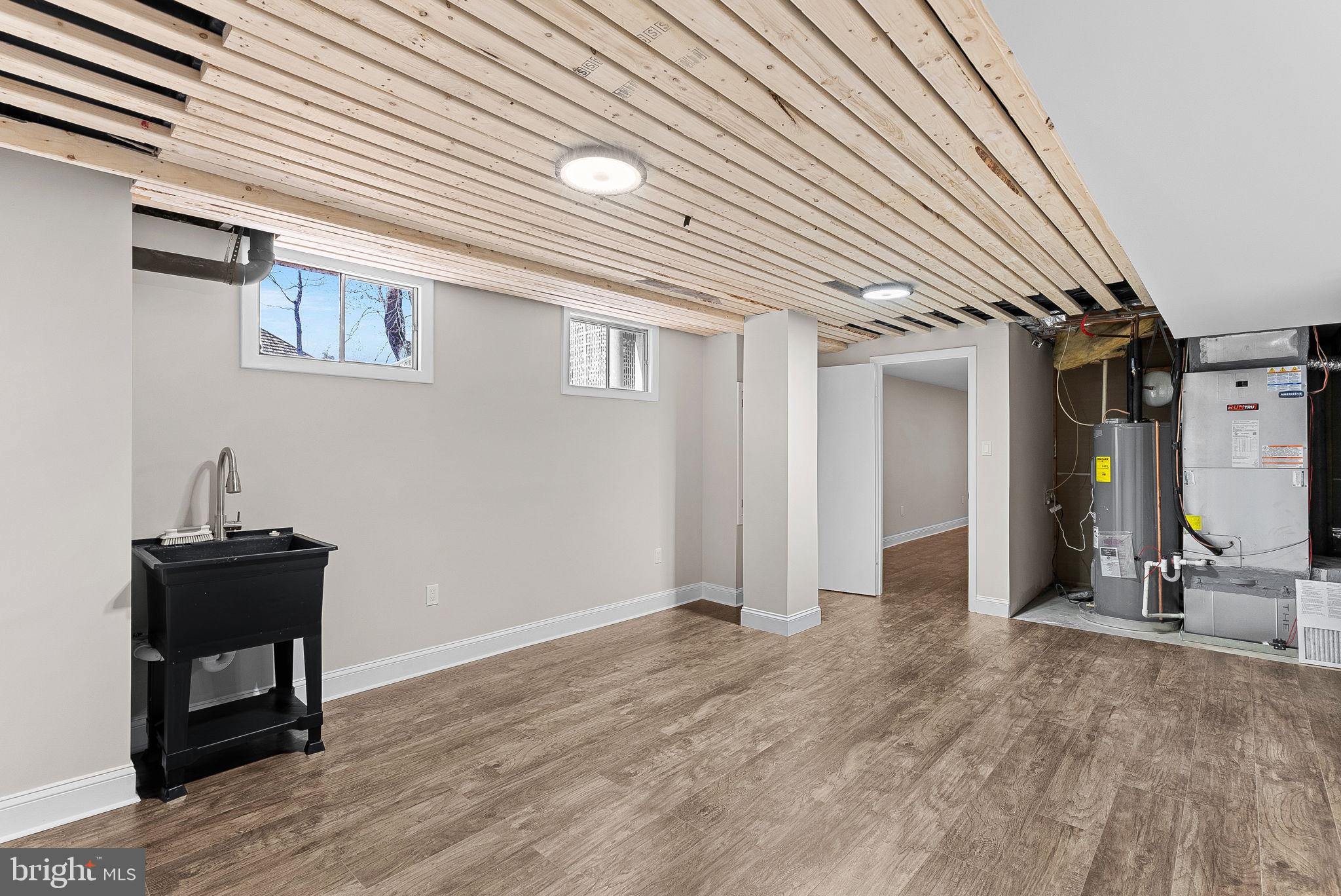 FOX MILL ESTATES - Residential