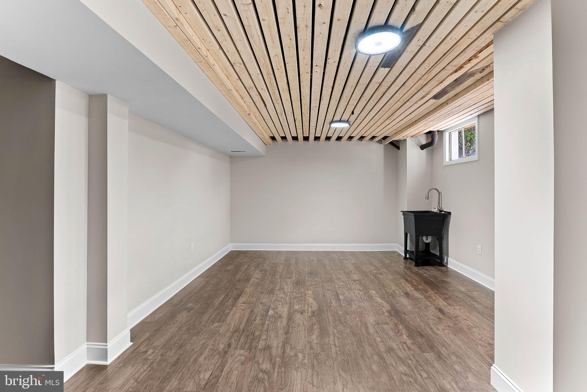 FOX MILL ESTATES - Residential