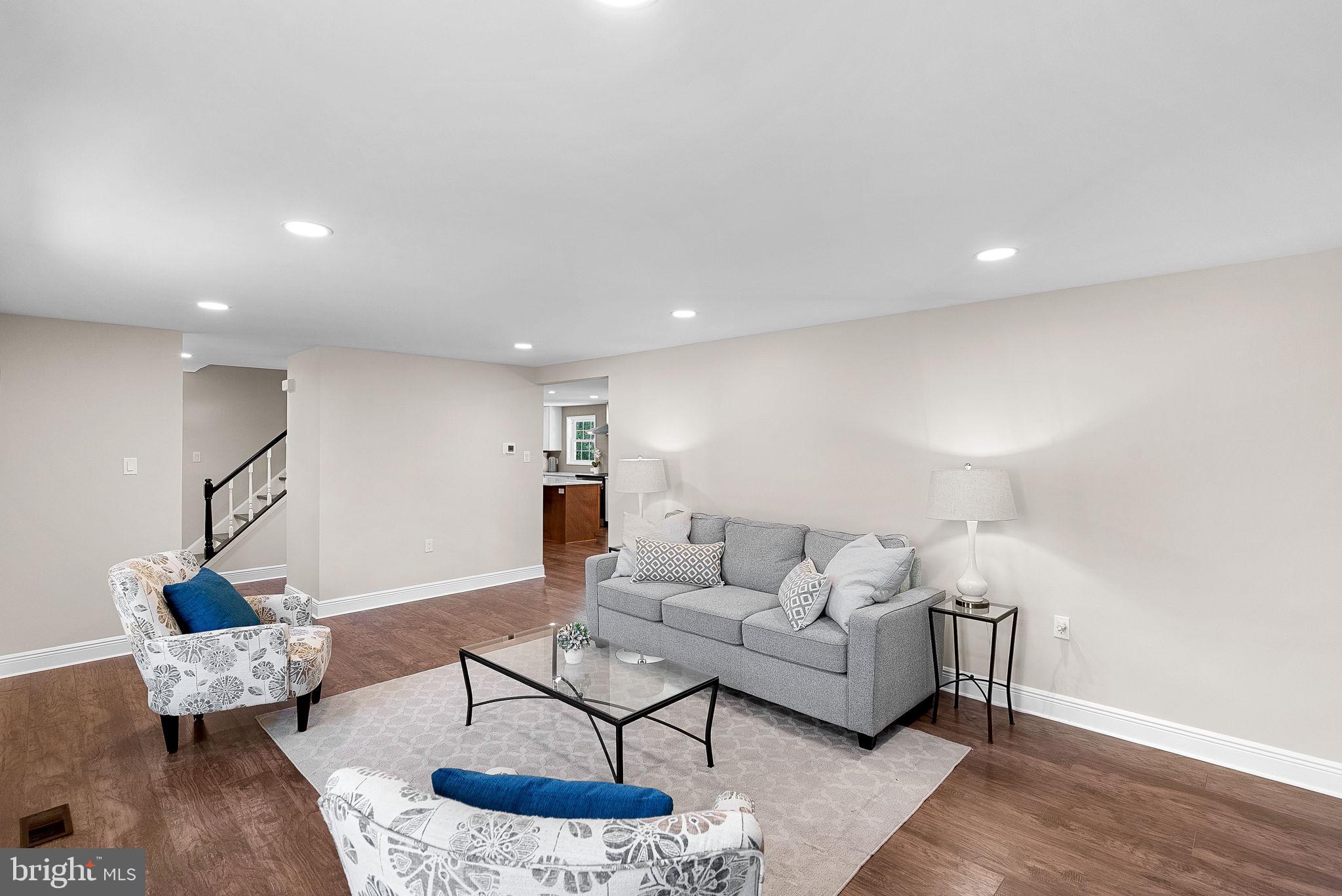 FOX MILL ESTATES - Residential