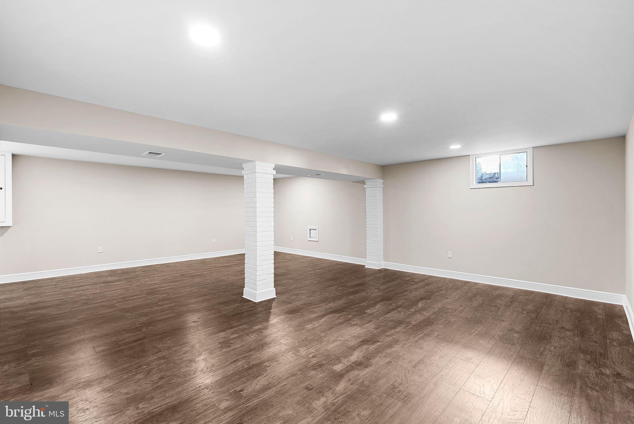 FOX MILL ESTATES - Residential