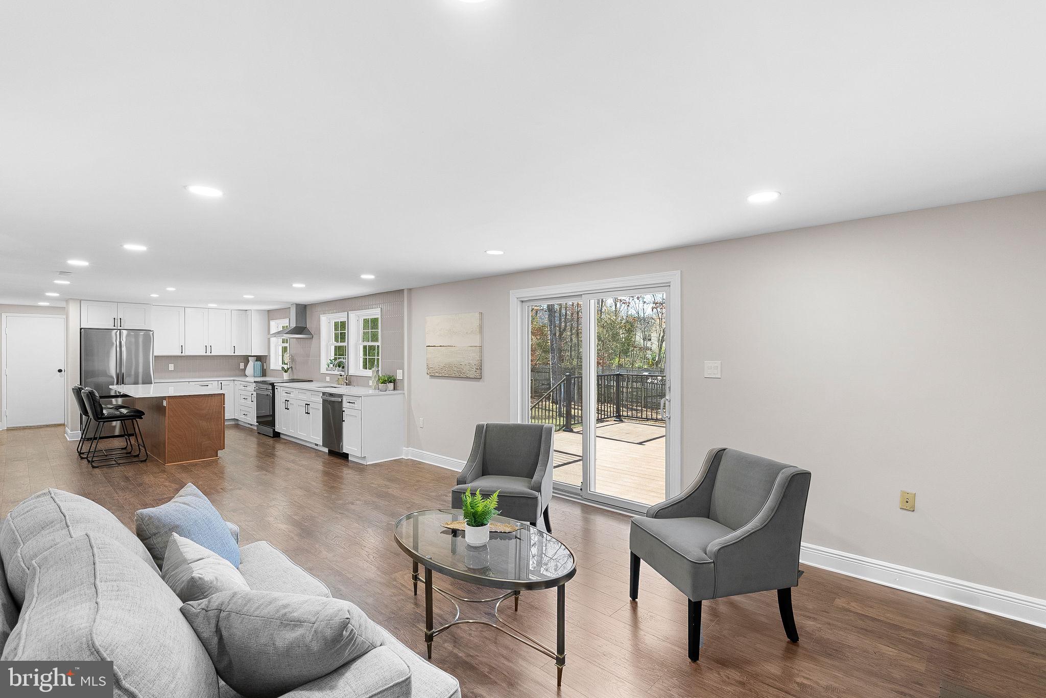 FOX MILL ESTATES - Residential