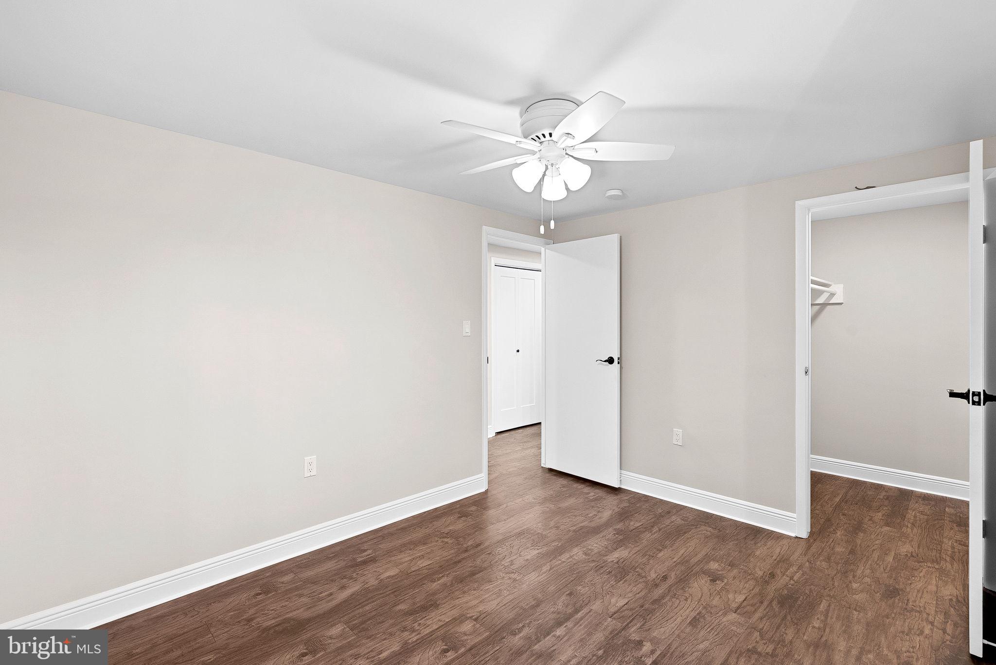 FOX MILL ESTATES - Residential