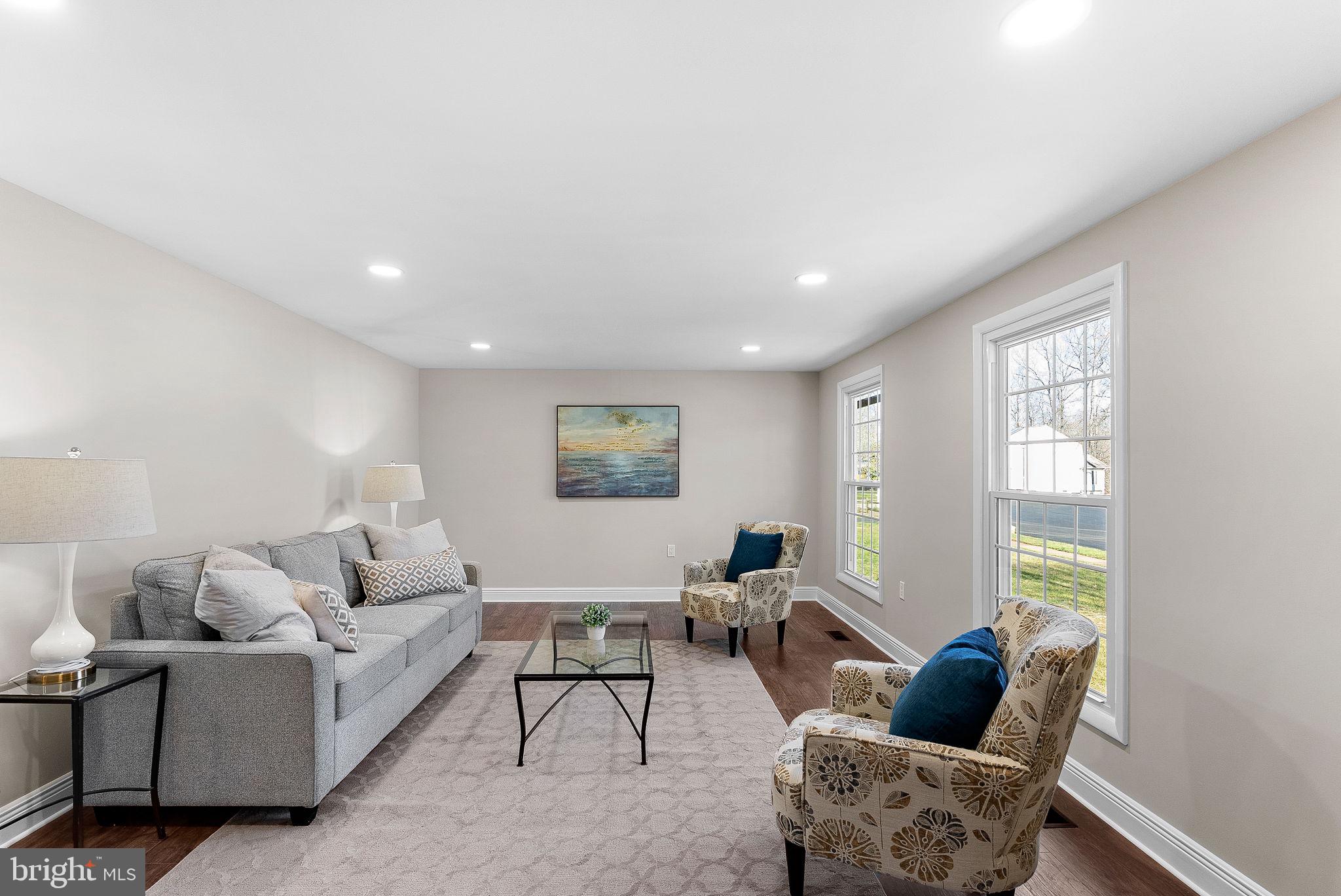 FOX MILL ESTATES - Residential