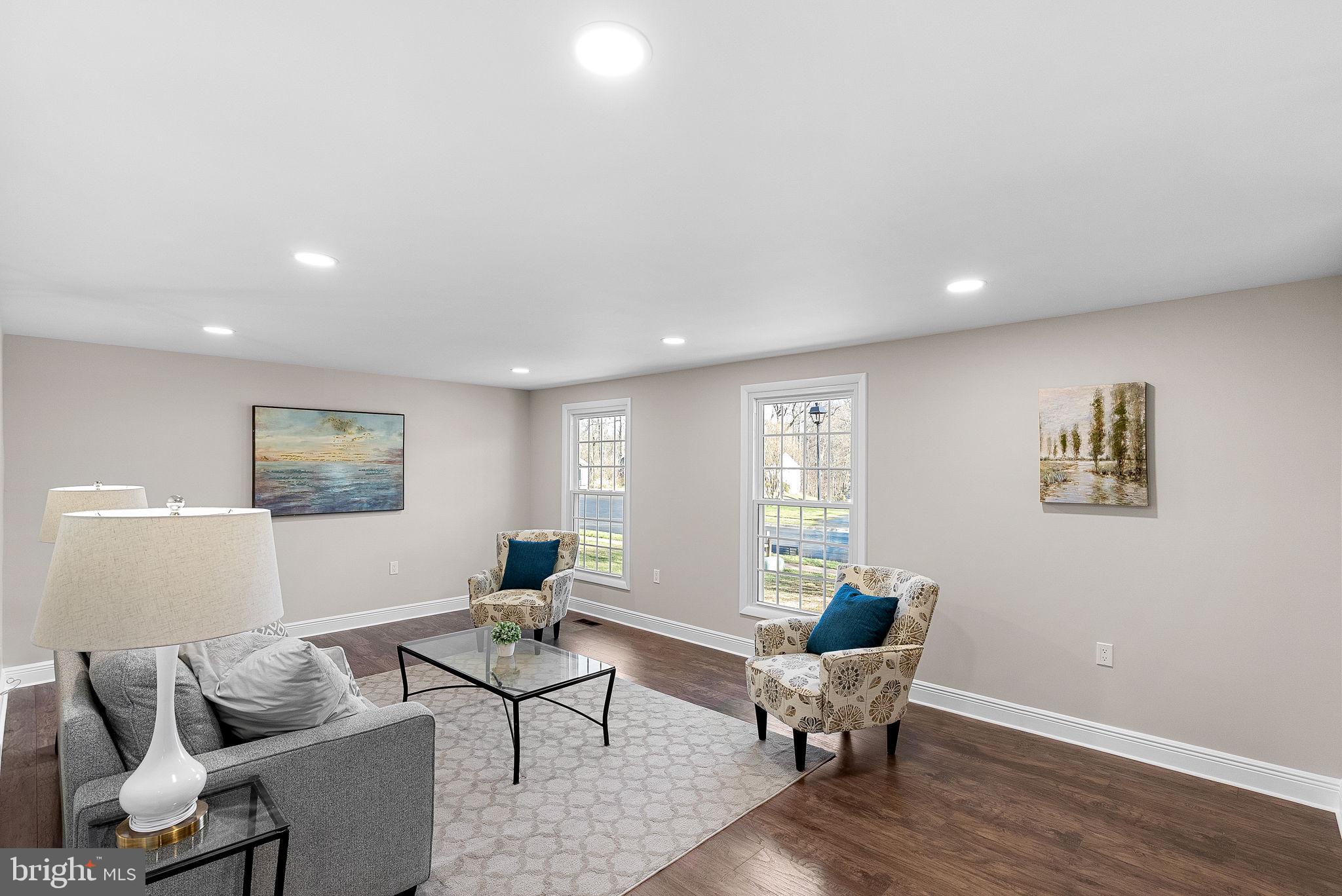 FOX MILL ESTATES - Residential