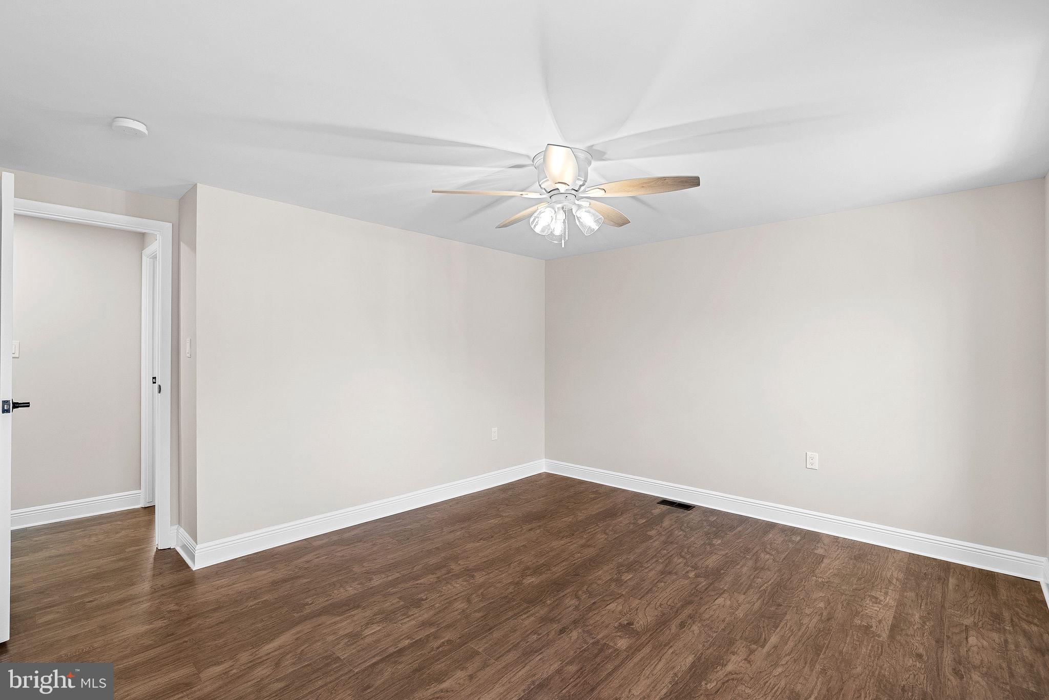 FOX MILL ESTATES - Residential