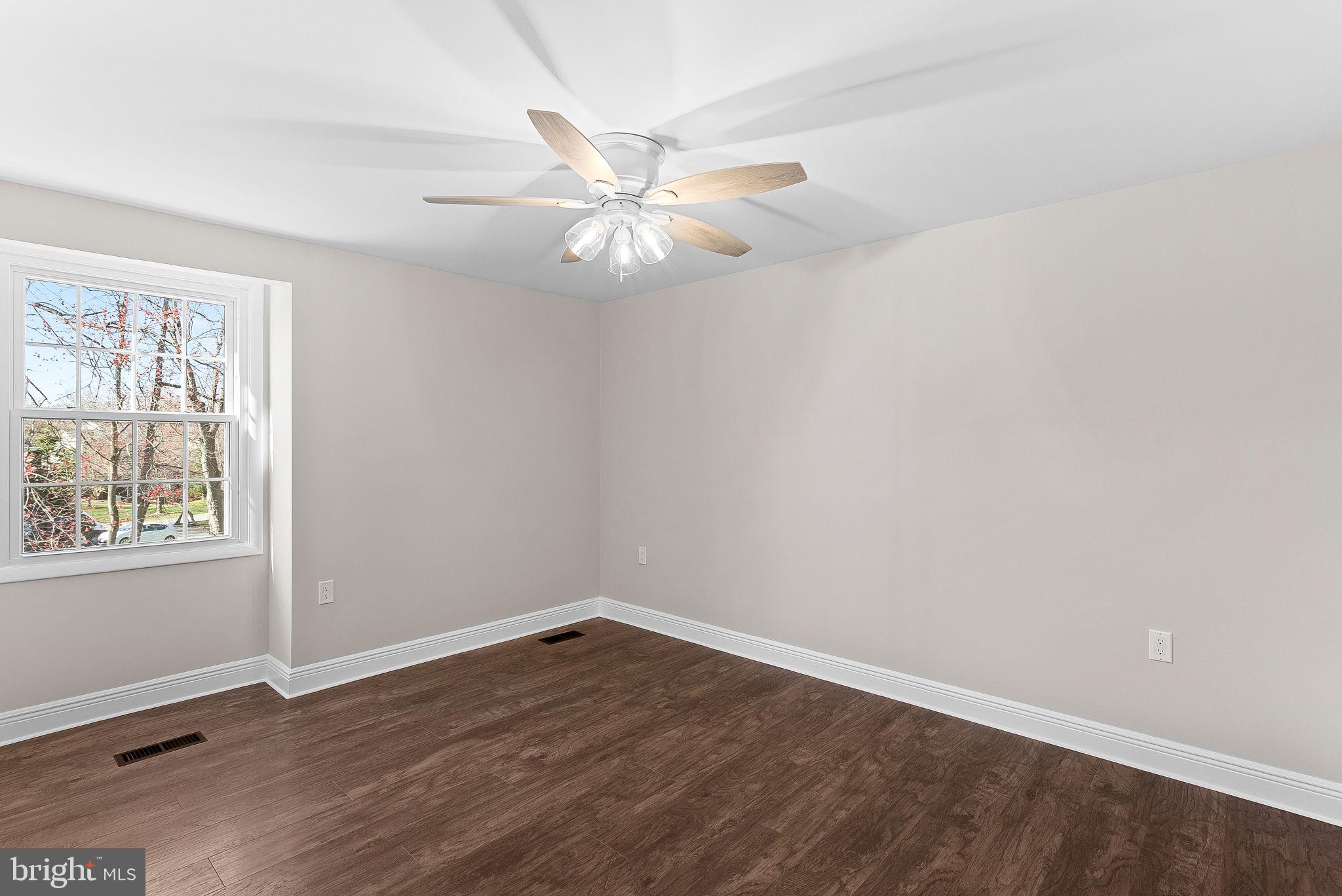 FOX MILL ESTATES - Residential