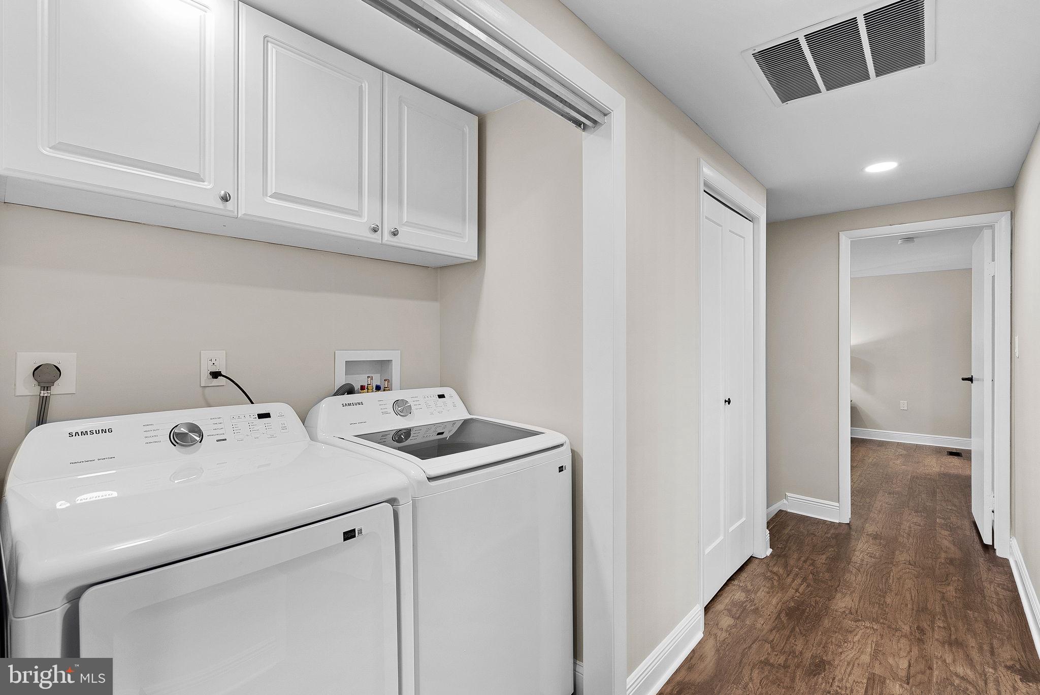 FOX MILL ESTATES - Residential