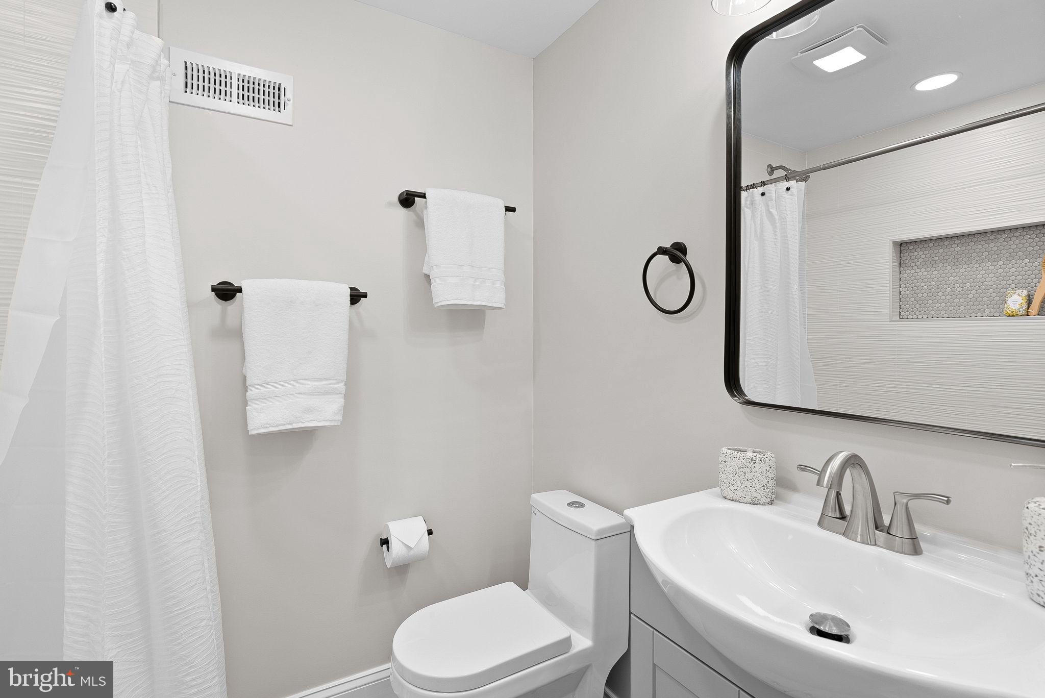 FOX MILL ESTATES - Residential