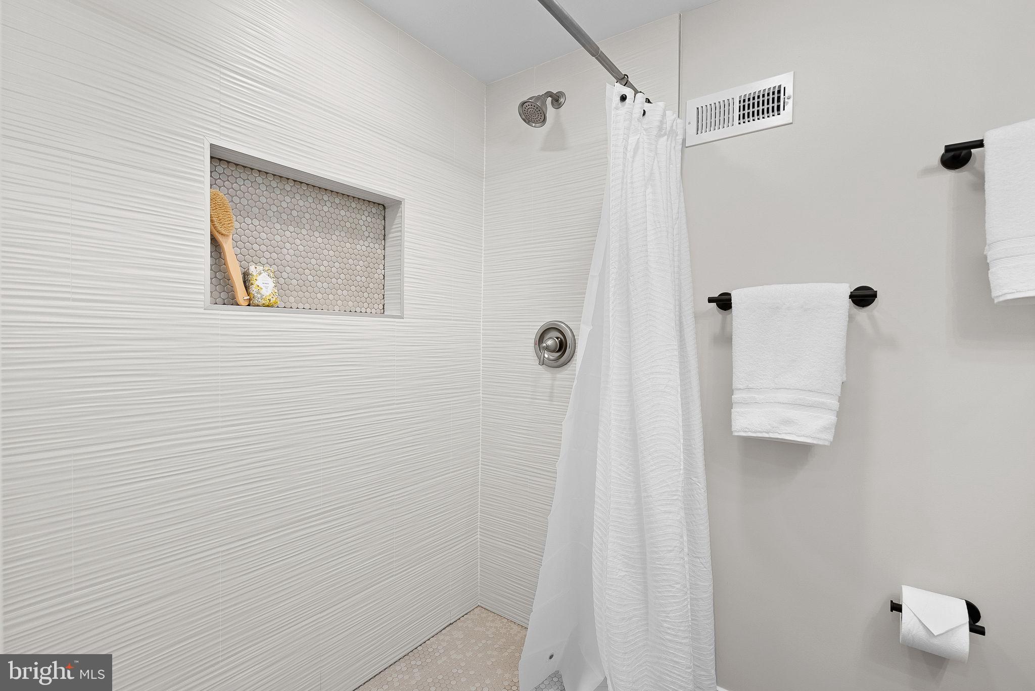 FOX MILL ESTATES - Residential