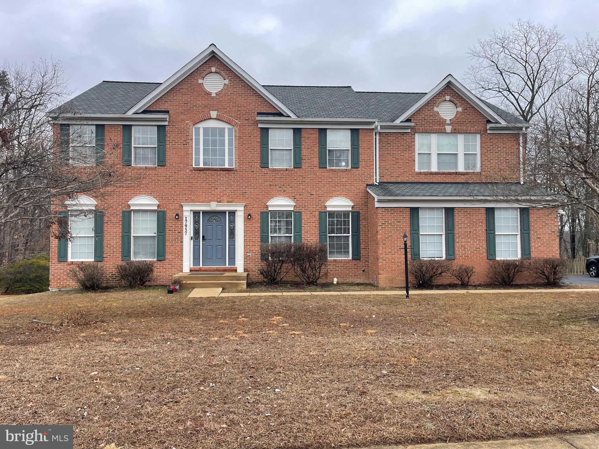 ******Basement rental only.******
Welcome to this spacious 3 bedrooms 1 full bathroom, walkout basement with walk in closet and plenty of storage space. Large living room area, kitchenette and dining area. All utilities are included in rent. Private entrance to the basement from the rear of the property. Property is ideally located near shops and restaurants, good for commuters with I95 access only minutes away.
Use RentSpree Application to apply, link is below:
https://apply.link/dBMu1ls