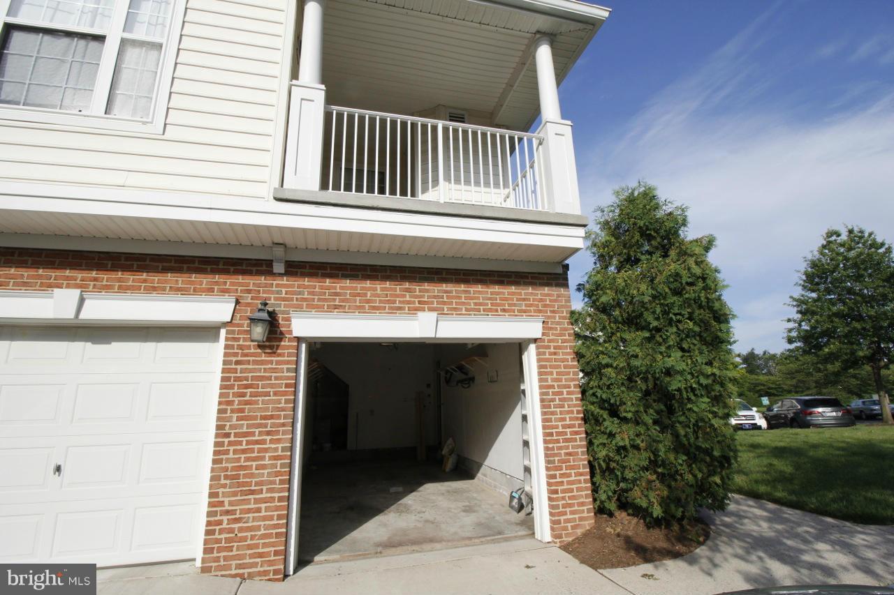 SOUTH RIDING - Residential Lease