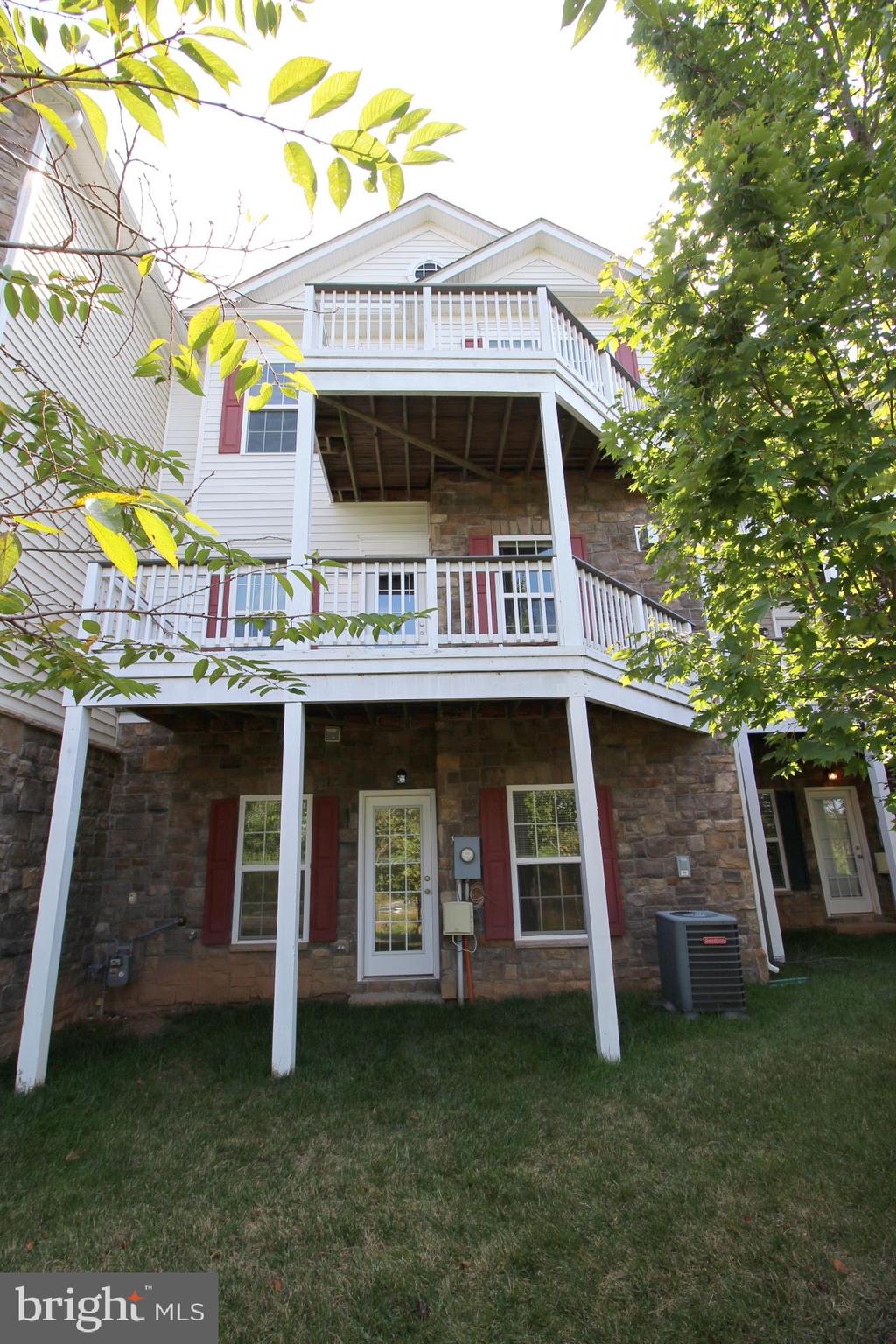 BRAMBLETON OVERLOOK - Residential Lease