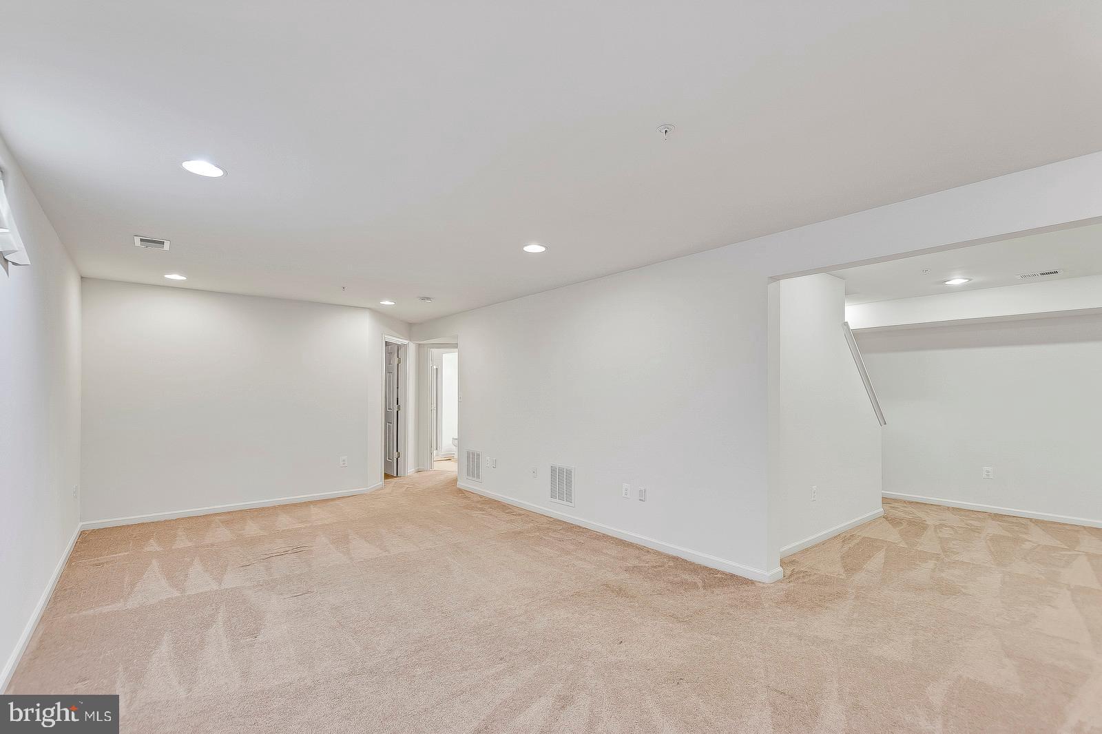 WESTBURY PUB - Residential