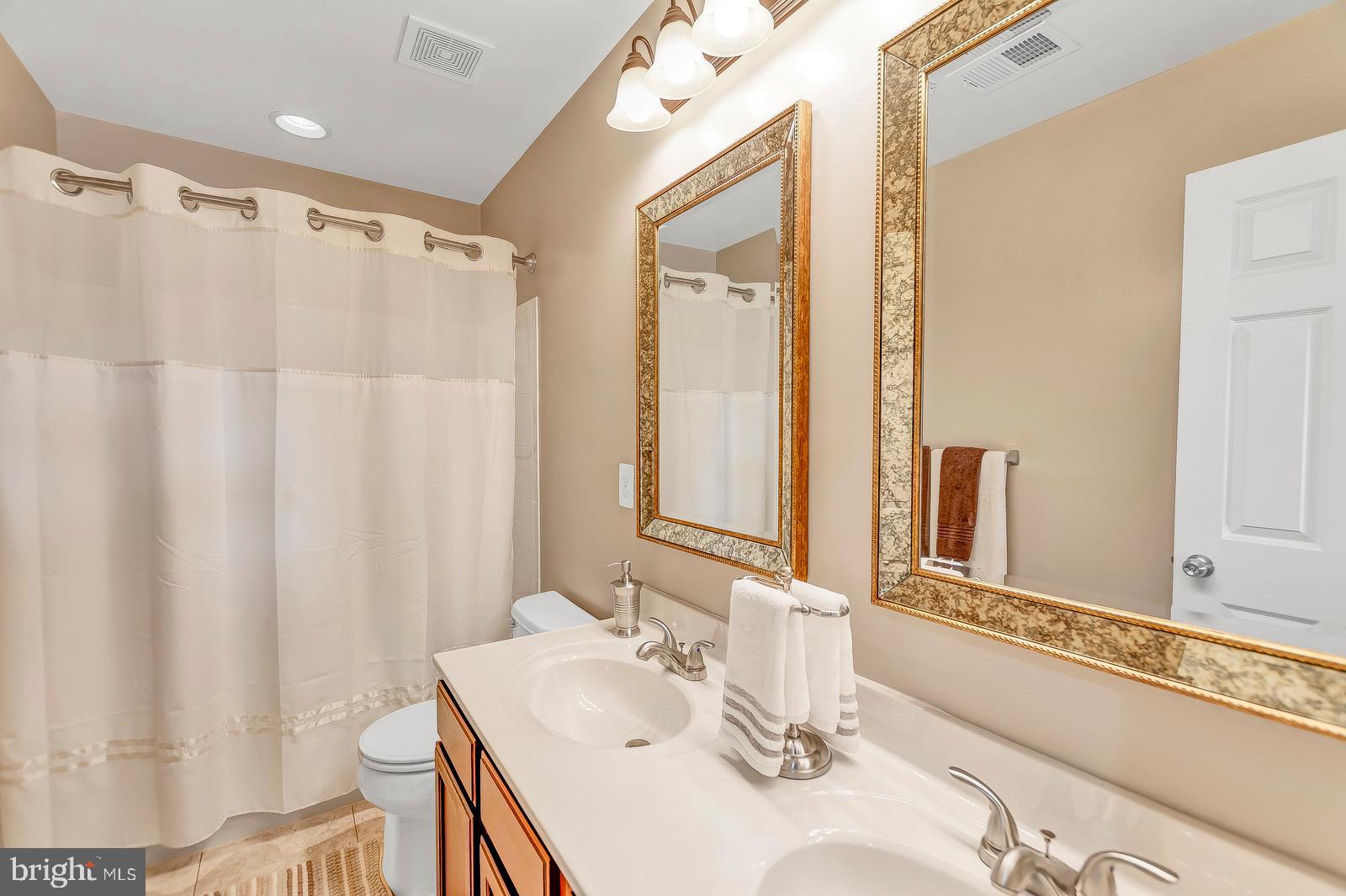 WESTBURY PUB - Residential