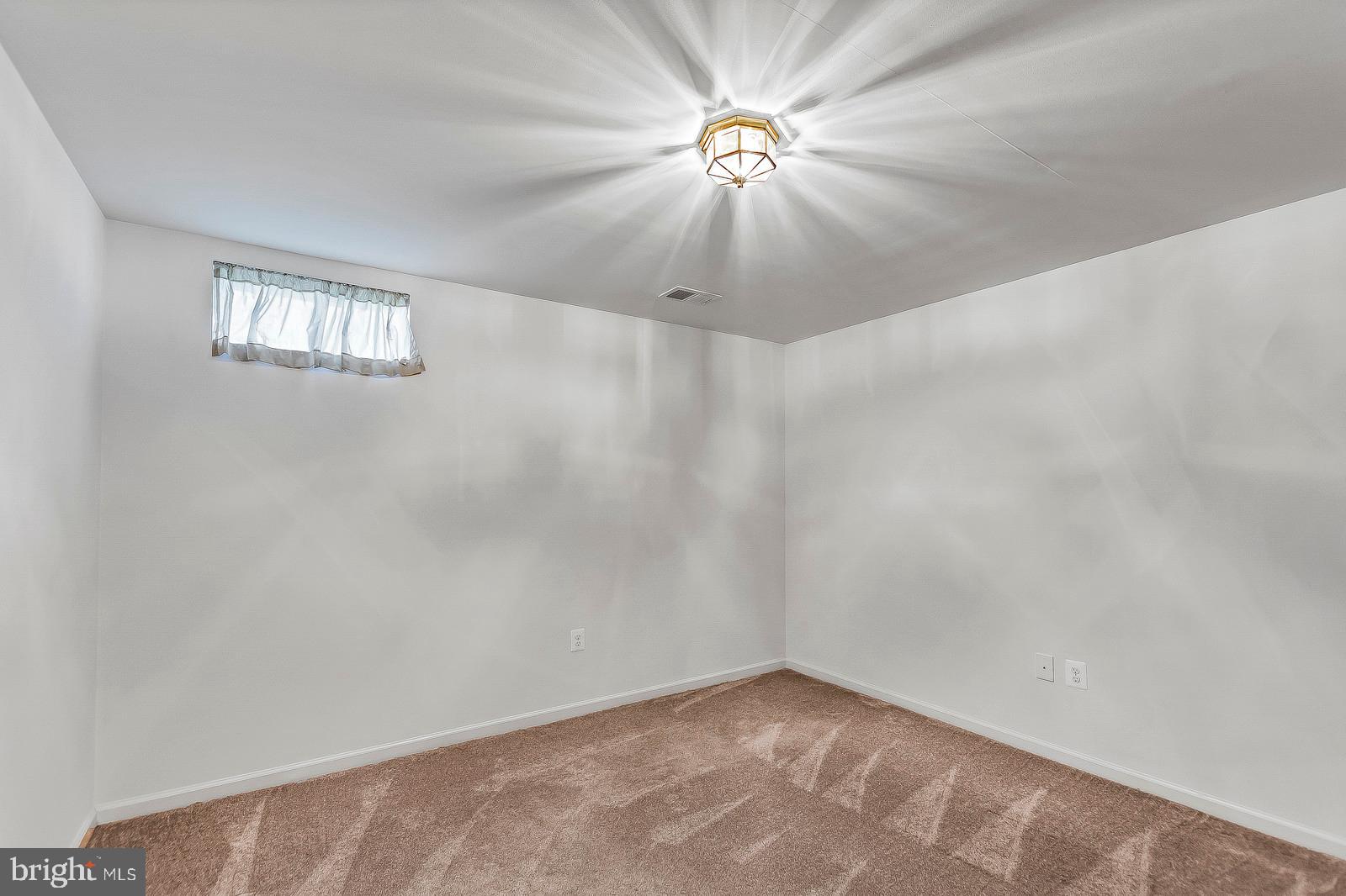 WESTBURY PUB - Residential