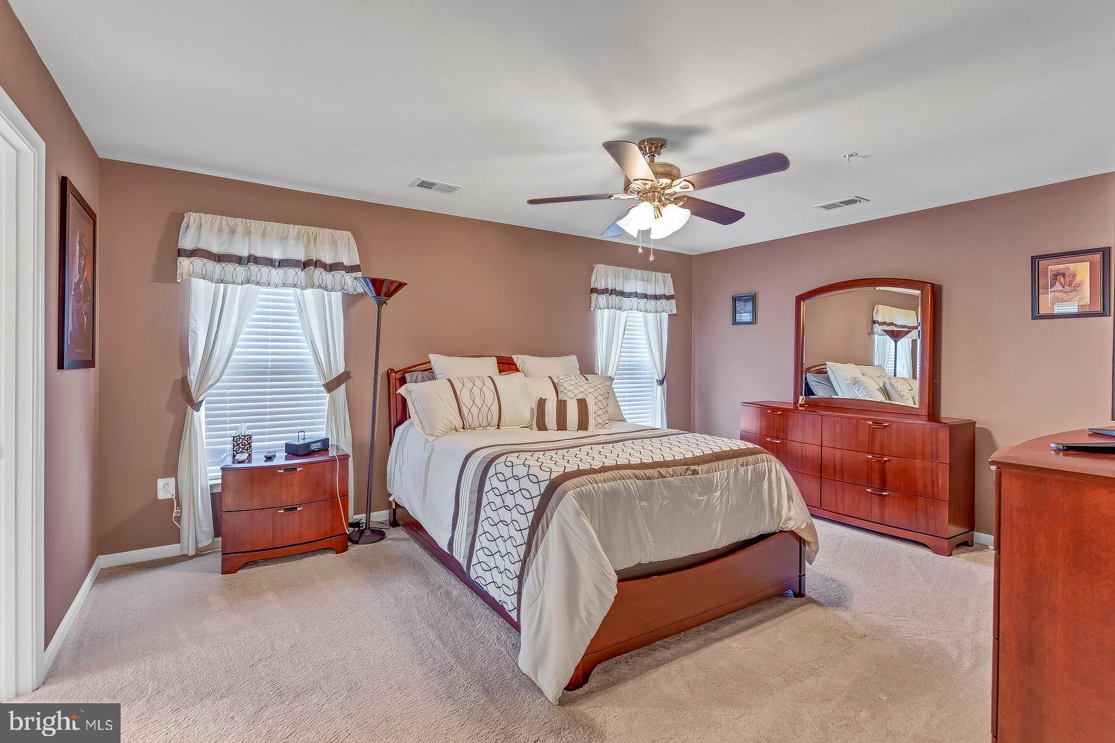 WESTBURY PUB - Residential