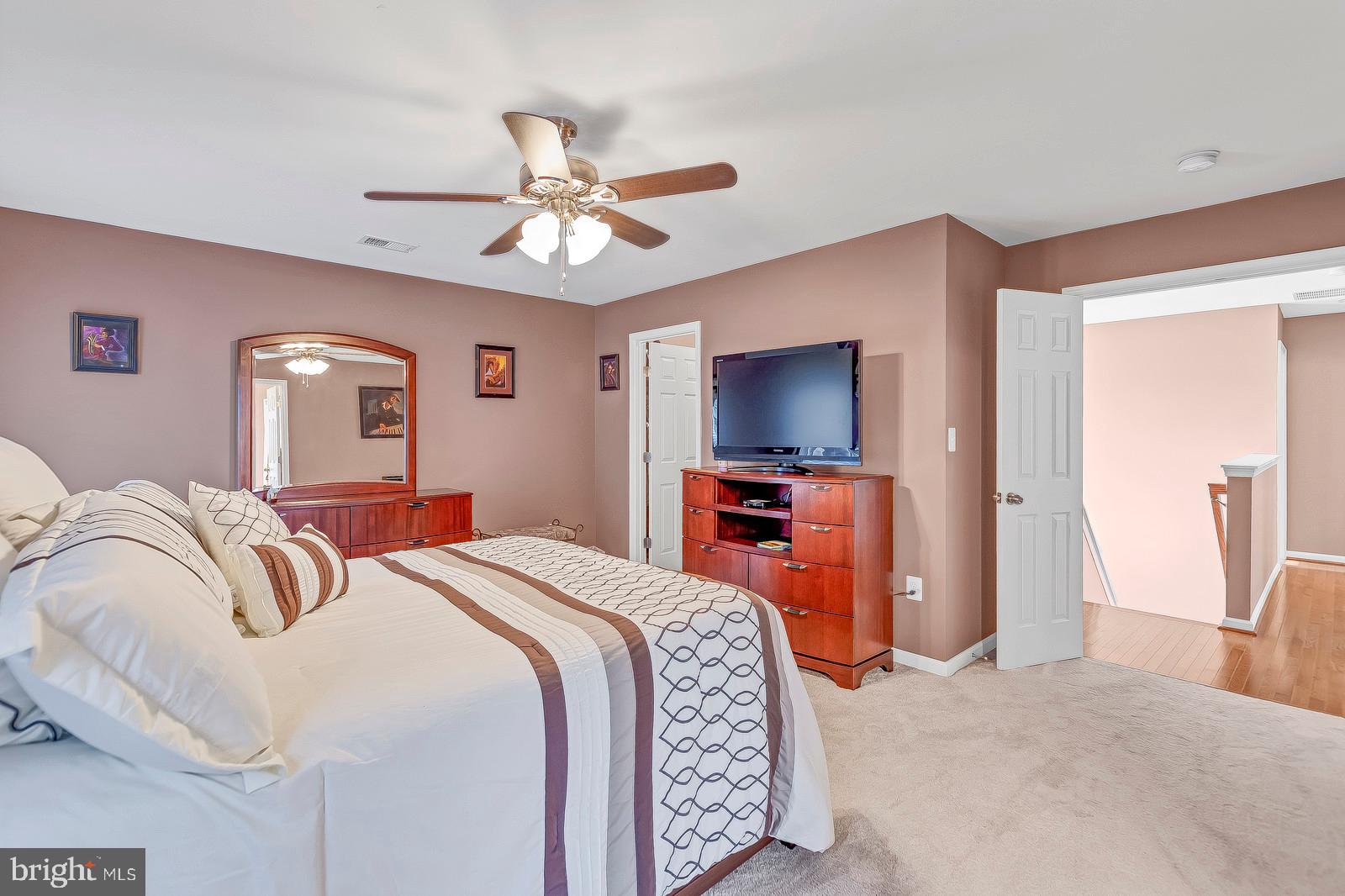 WESTBURY PUB - Residential