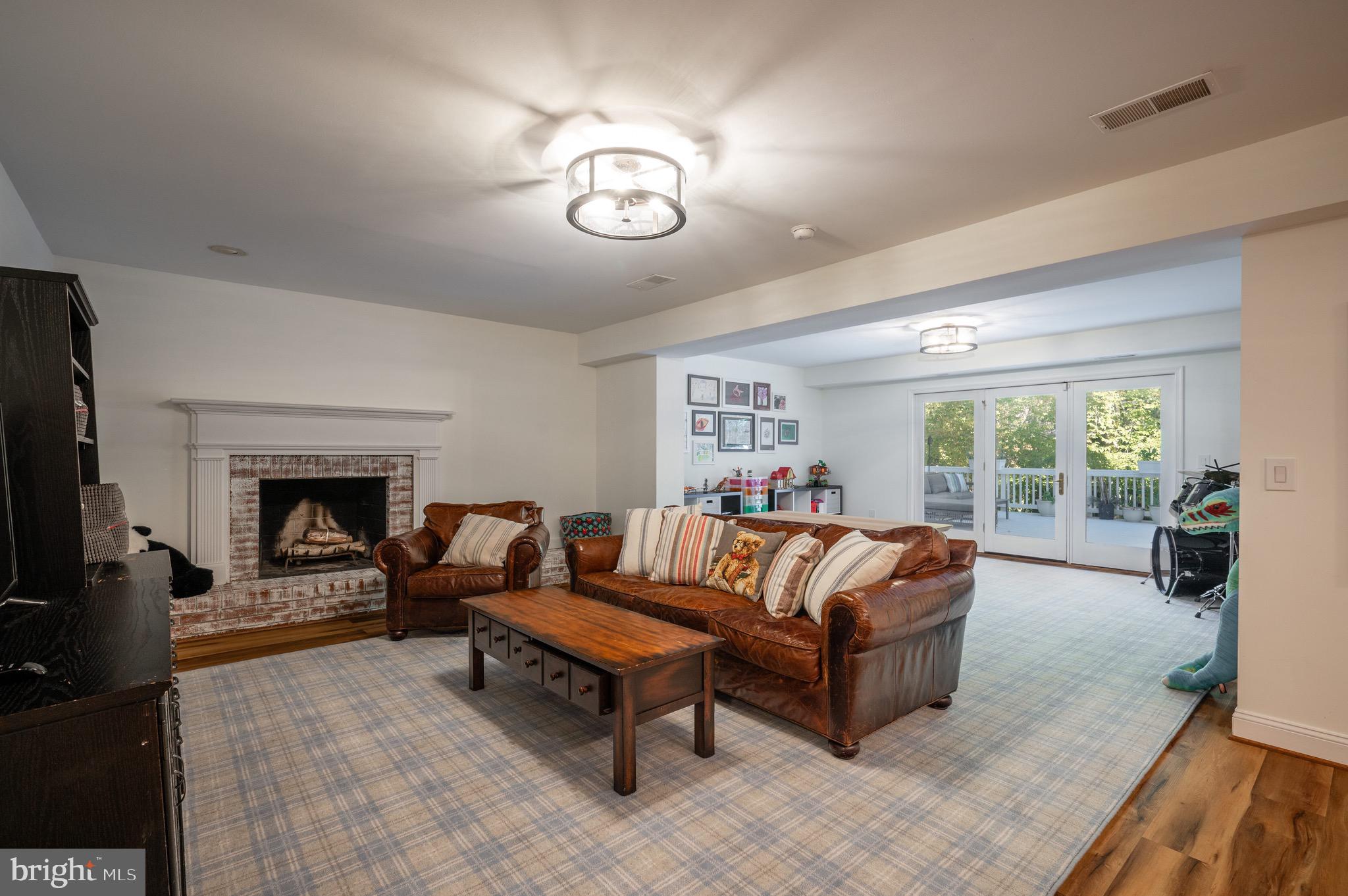 WELLINGTON WOODS - Residential