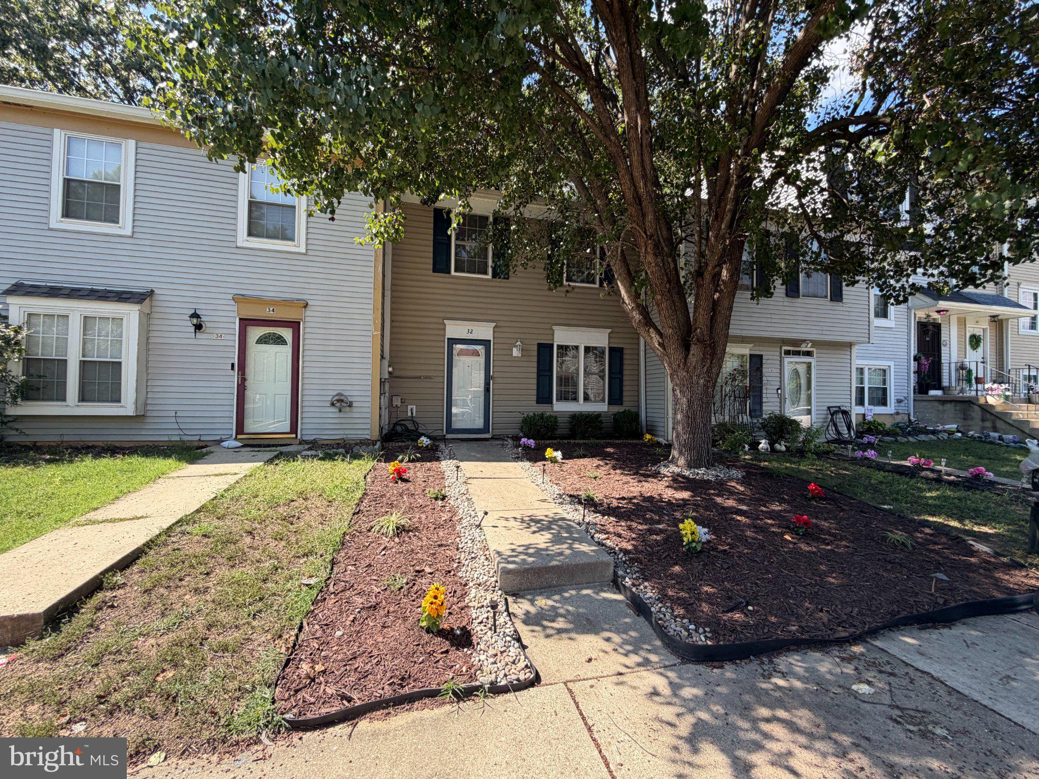 32 MEADOWSIDE COURT