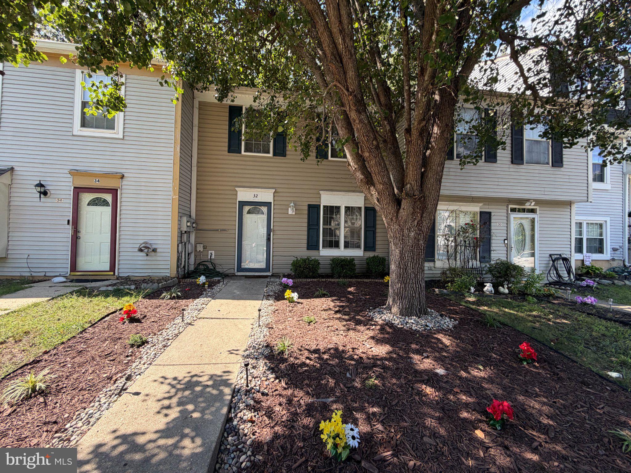 32 MEADOWSIDE COURT
