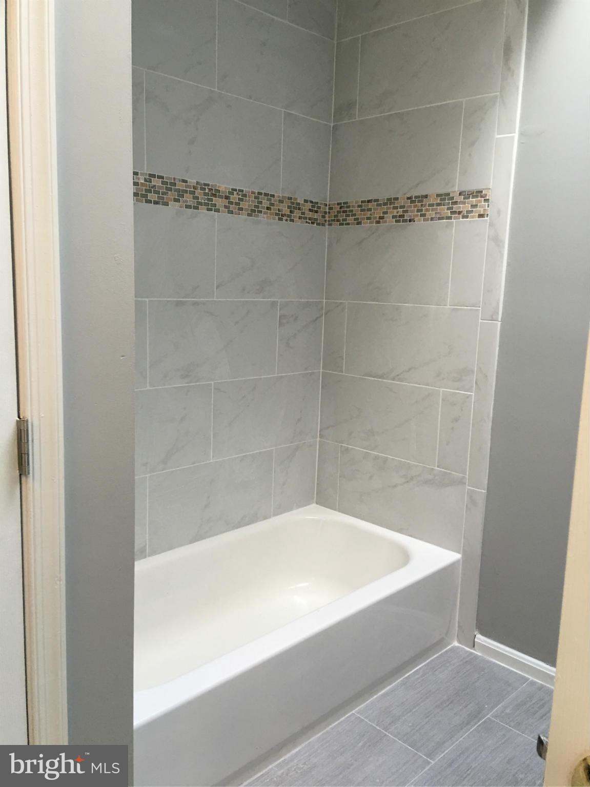 THE VILLAGES OF LYONSFIELD RUN - Residential