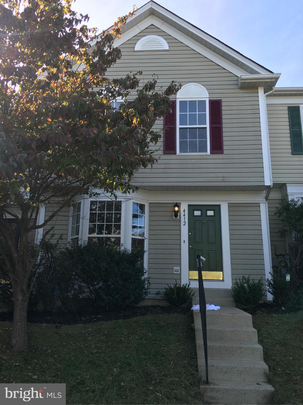 THE VILLAGES OF LYONSFIELD RUN - Residential